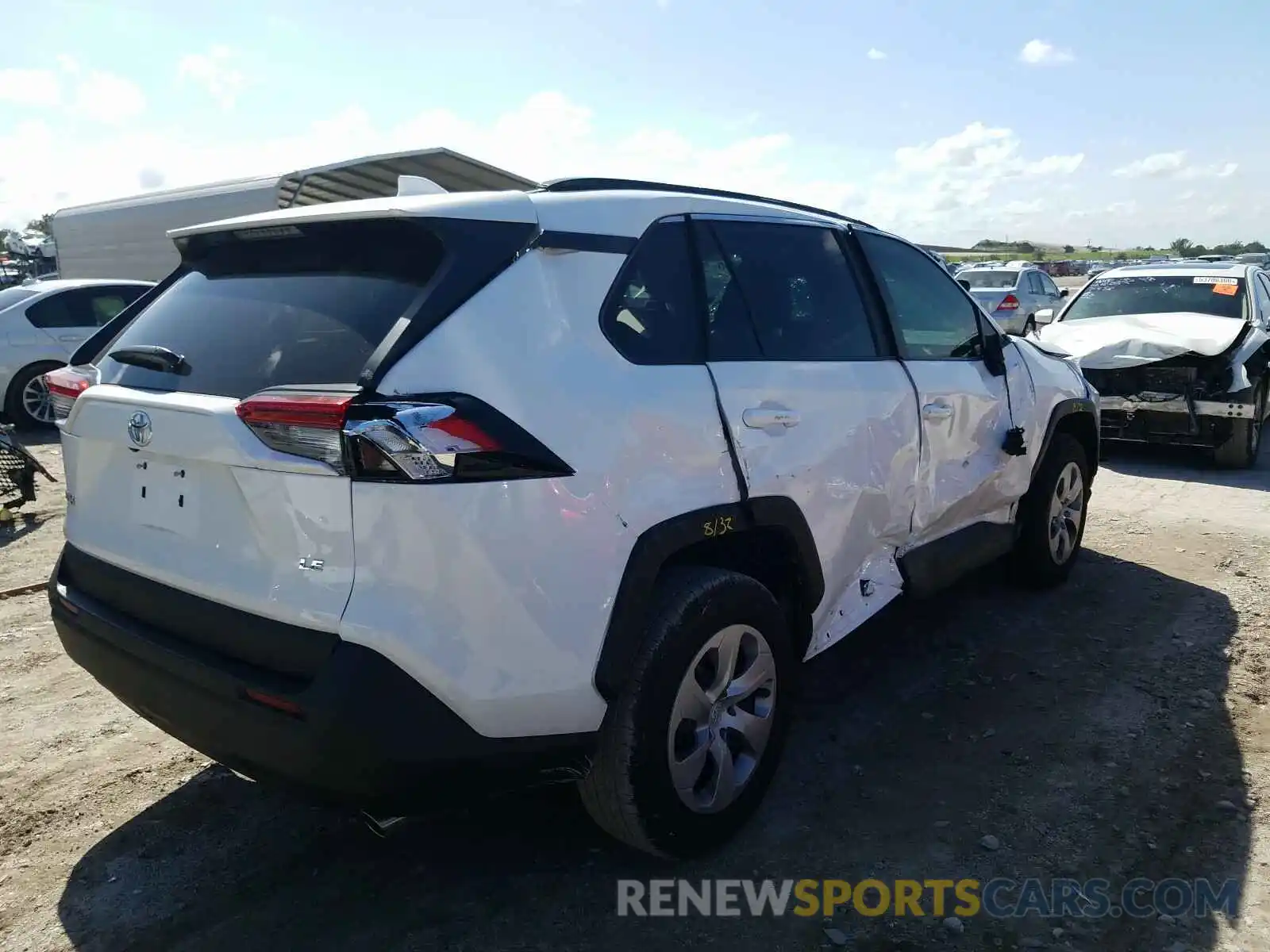 4 Photograph of a damaged car 2T3H1RFV5LC068674 TOYOTA RAV4 2020