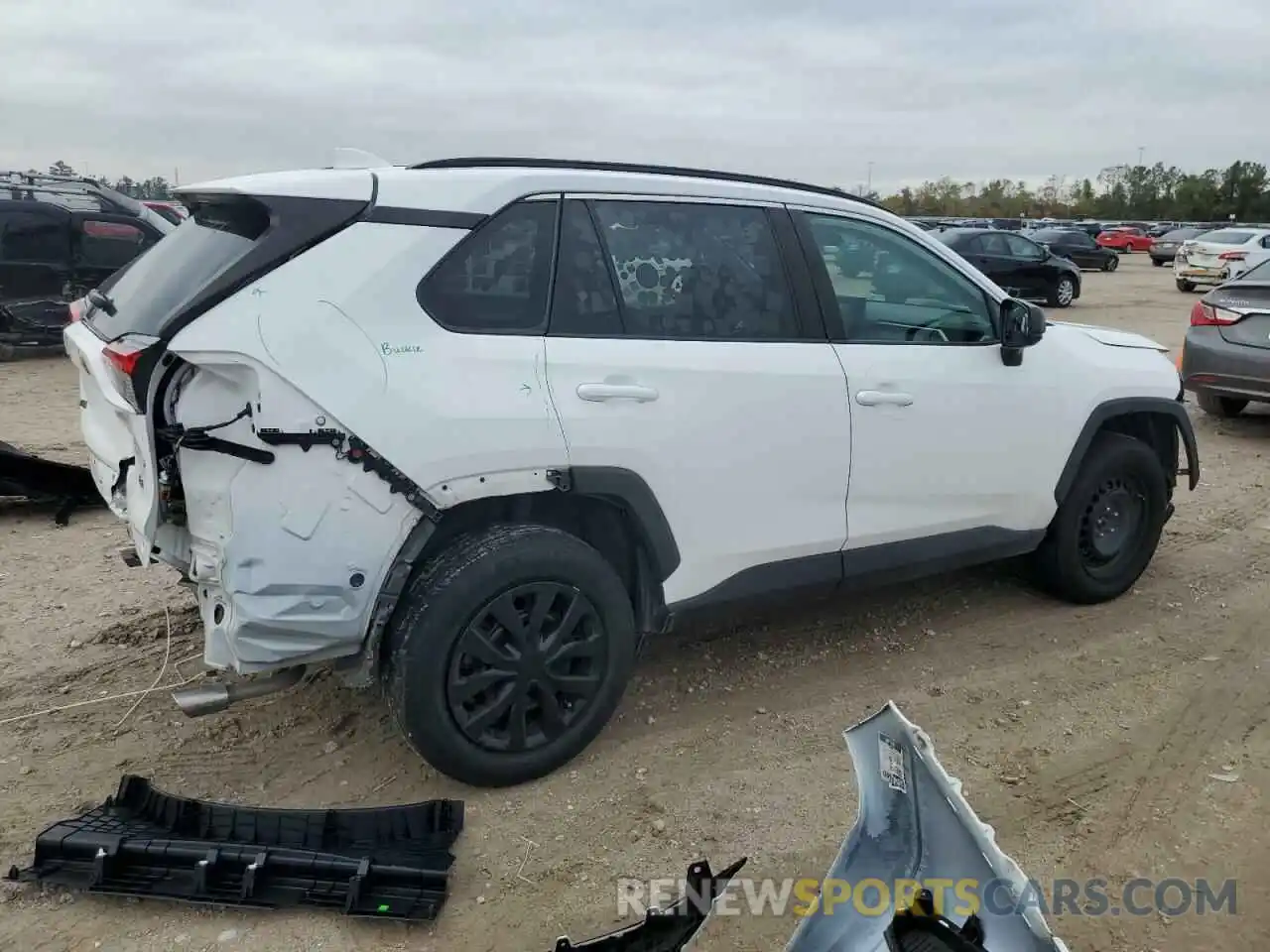 3 Photograph of a damaged car 2T3H1RFV5LC070943 TOYOTA RAV4 2020