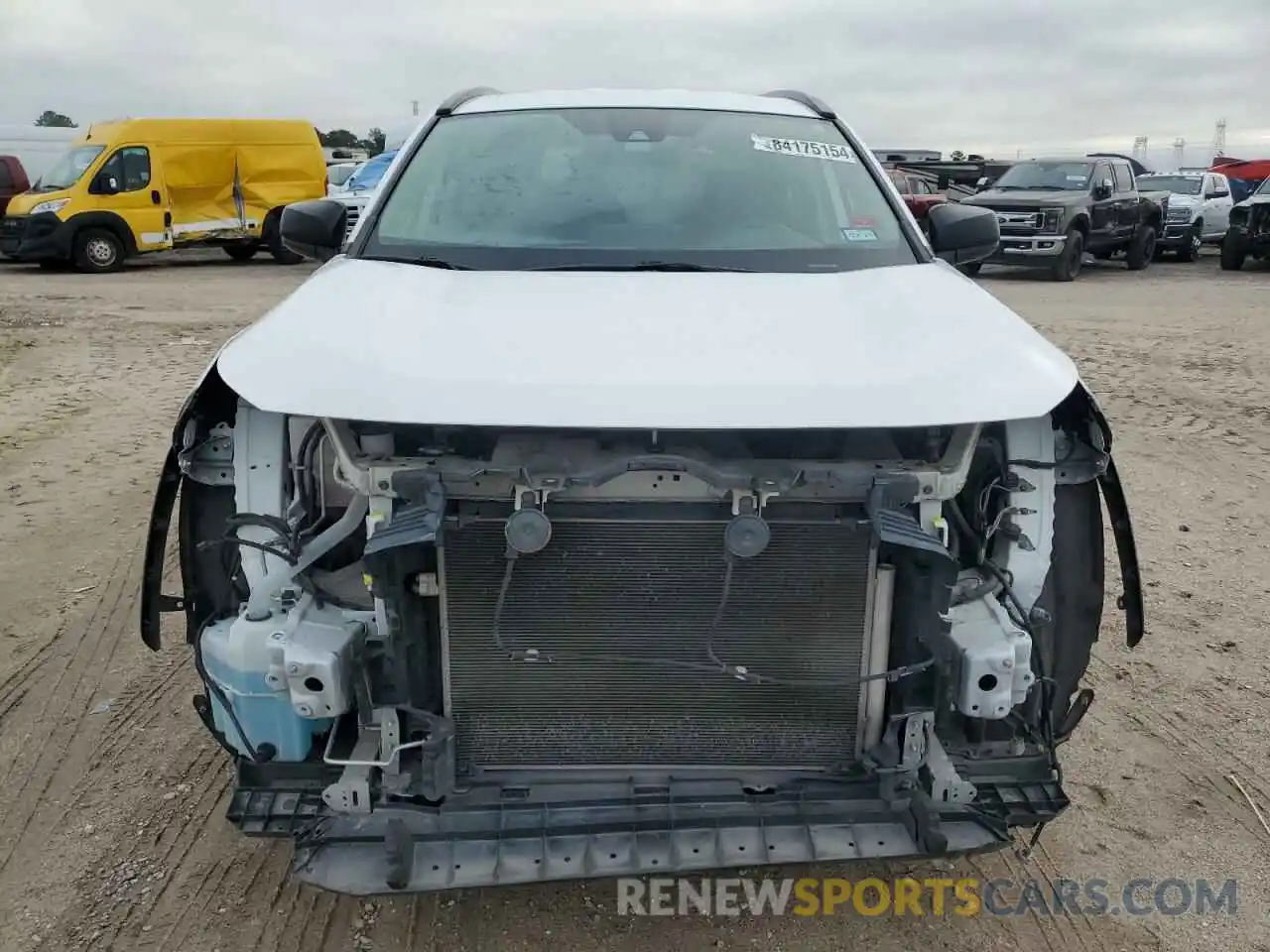 5 Photograph of a damaged car 2T3H1RFV5LC070943 TOYOTA RAV4 2020