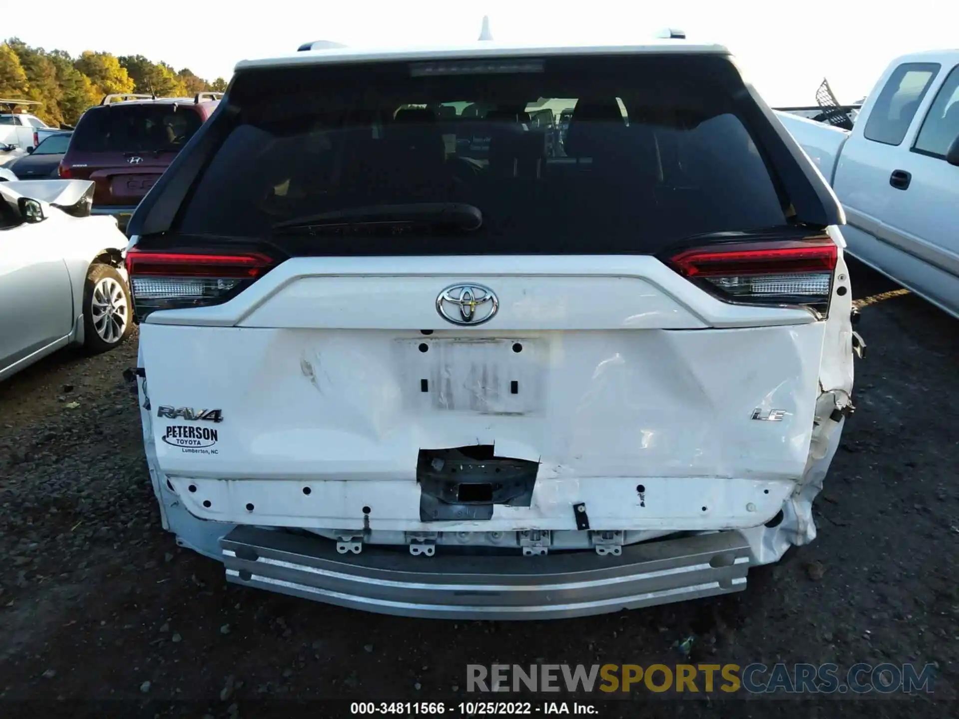 6 Photograph of a damaged car 2T3H1RFV5LC073633 TOYOTA RAV4 2020