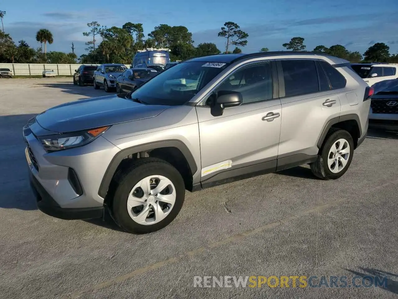 1 Photograph of a damaged car 2T3H1RFV5LC076984 TOYOTA RAV4 2020