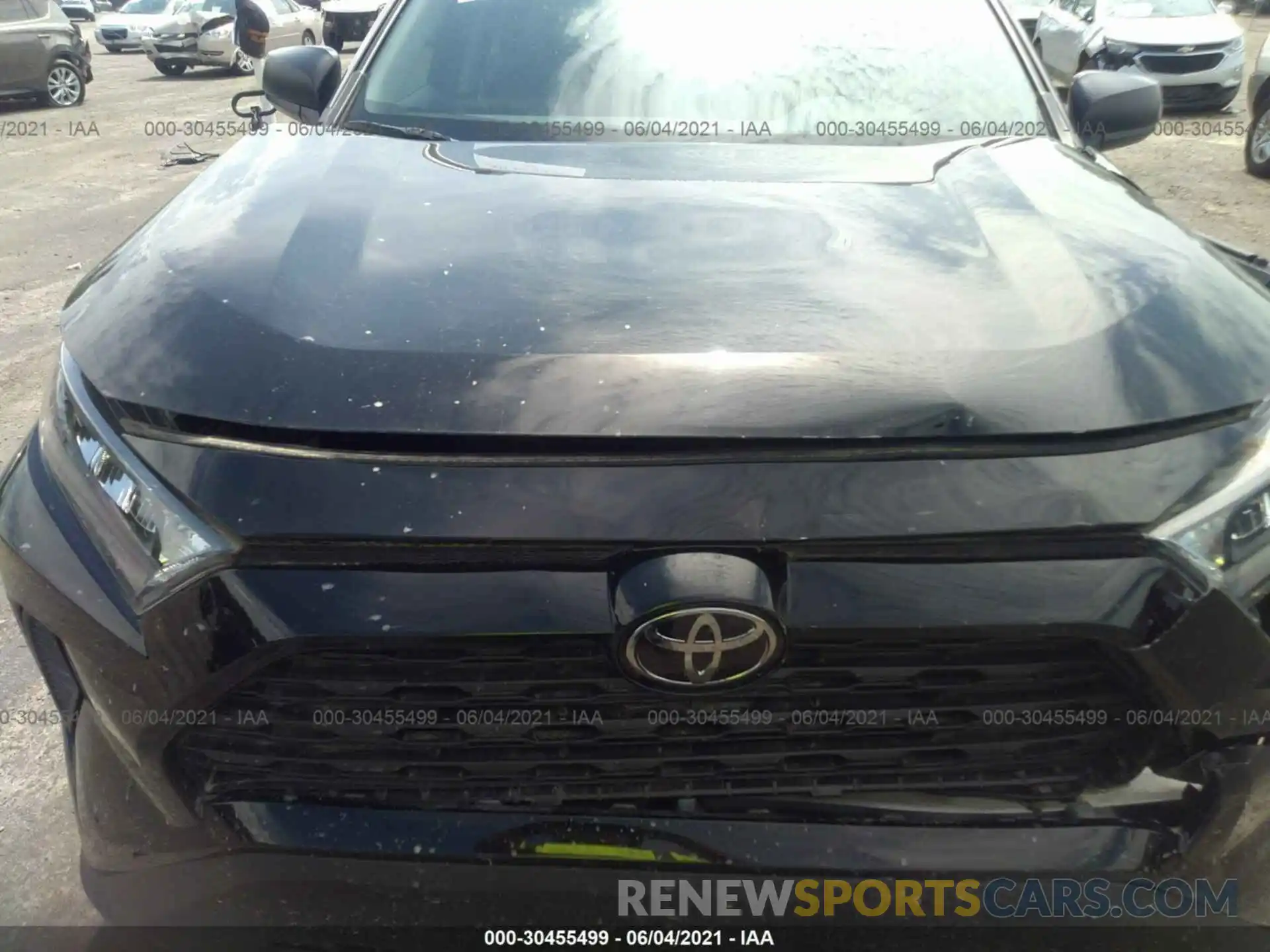 10 Photograph of a damaged car 2T3H1RFV5LW060167 TOYOTA RAV4 2020