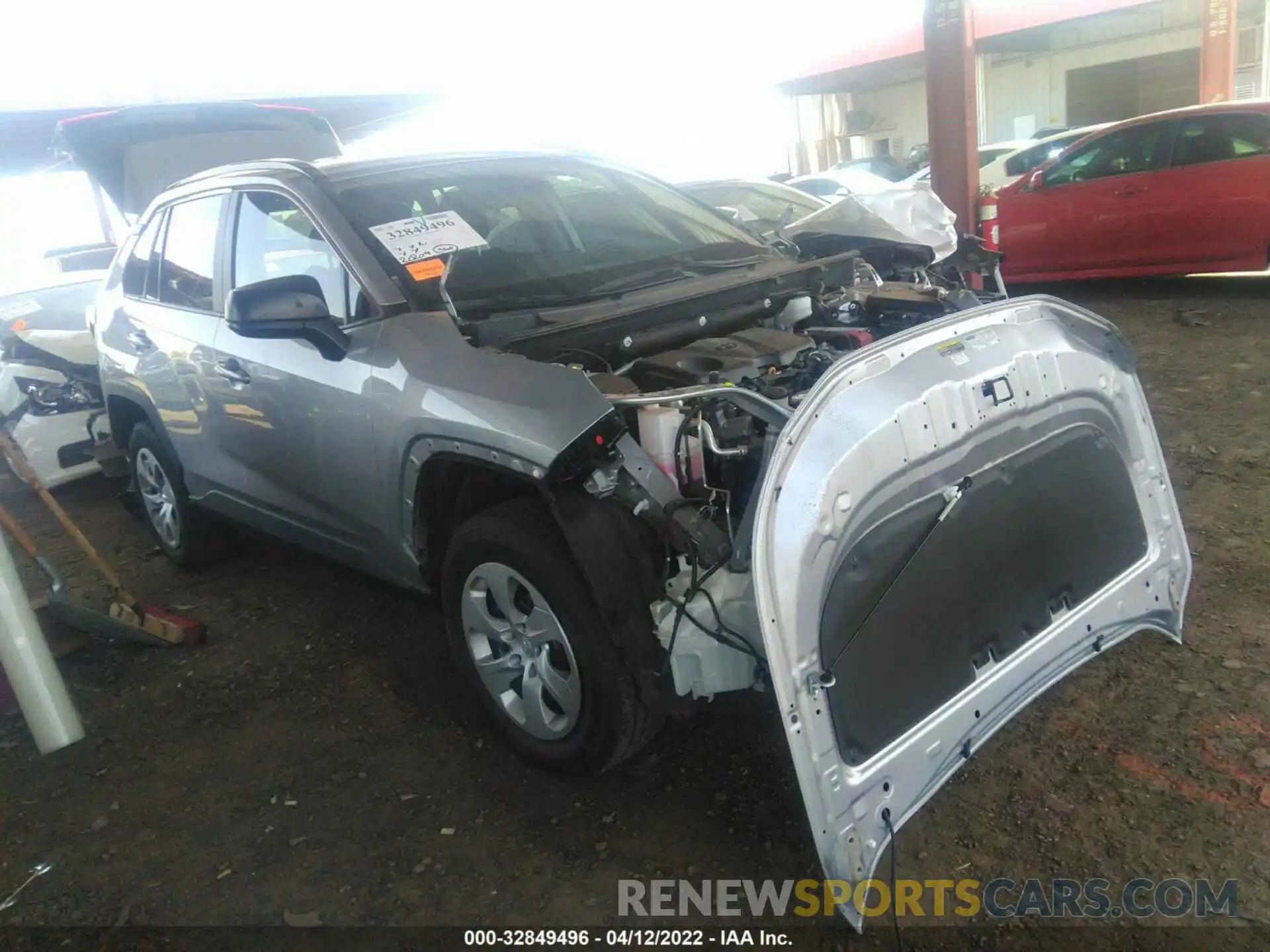 1 Photograph of a damaged car 2T3H1RFV5LW066115 TOYOTA RAV4 2020