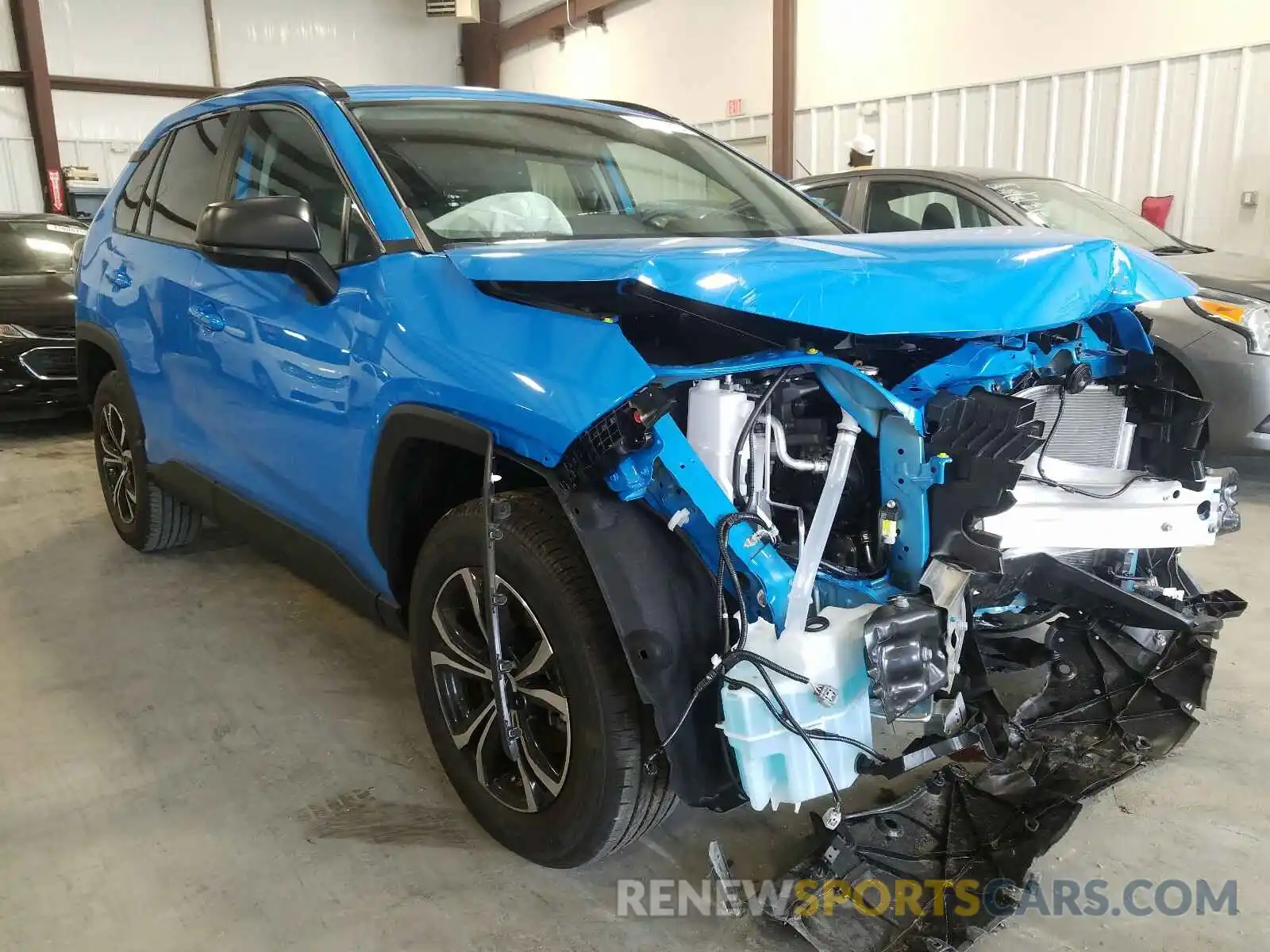 1 Photograph of a damaged car 2T3H1RFV5LW067961 TOYOTA RAV4 2020