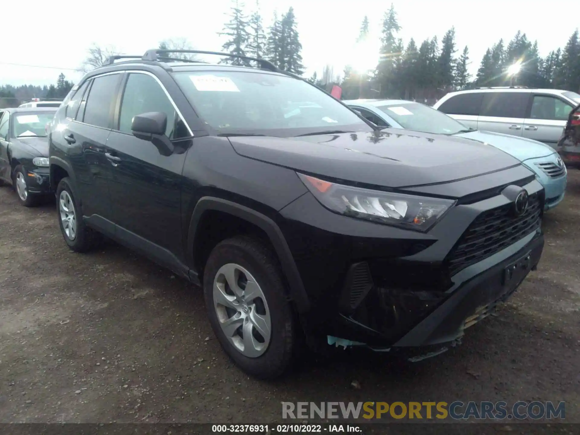 1 Photograph of a damaged car 2T3H1RFV5LW082394 TOYOTA RAV4 2020