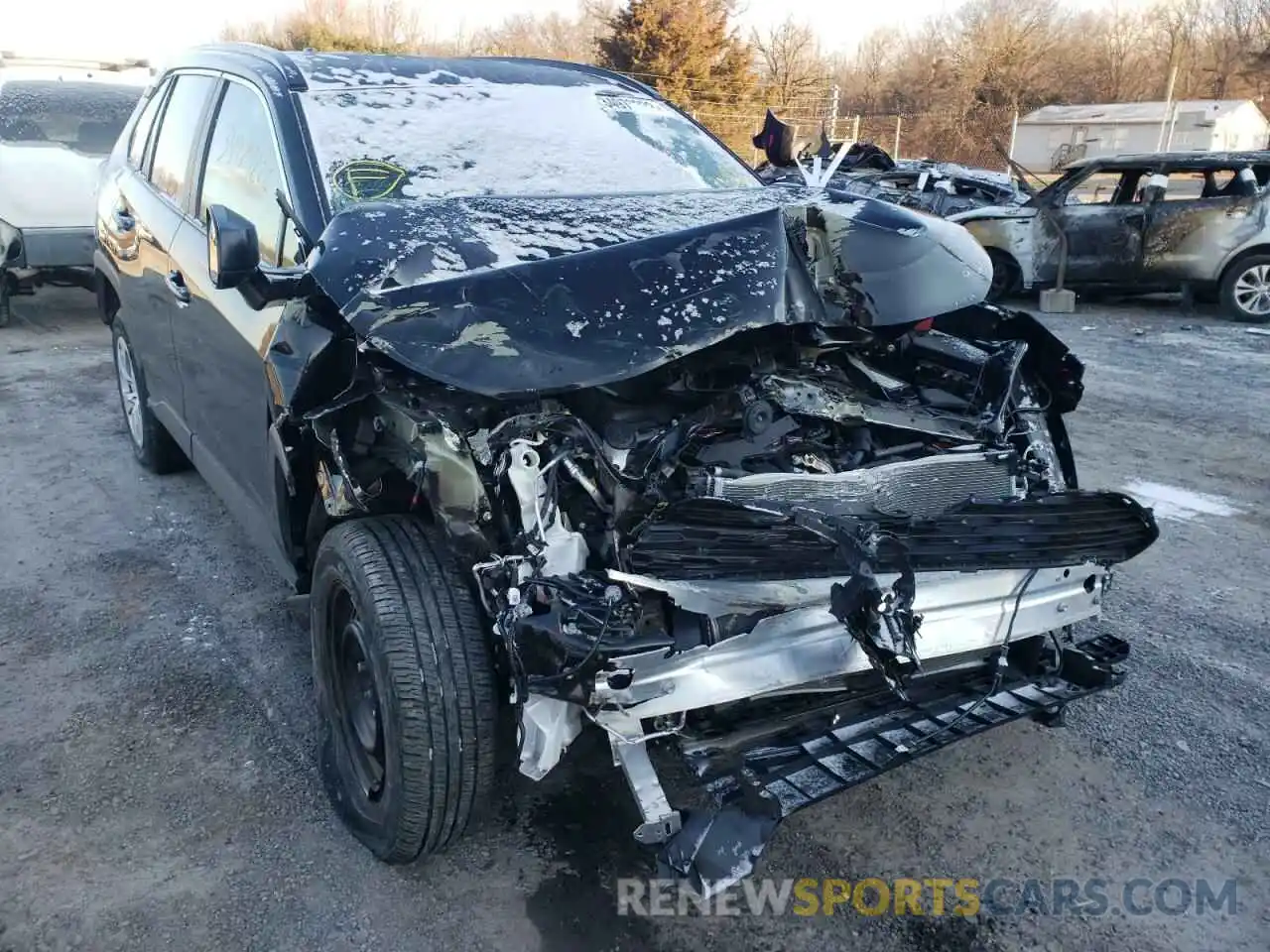 9 Photograph of a damaged car 2T3H1RFV5LW091905 TOYOTA RAV4 2020