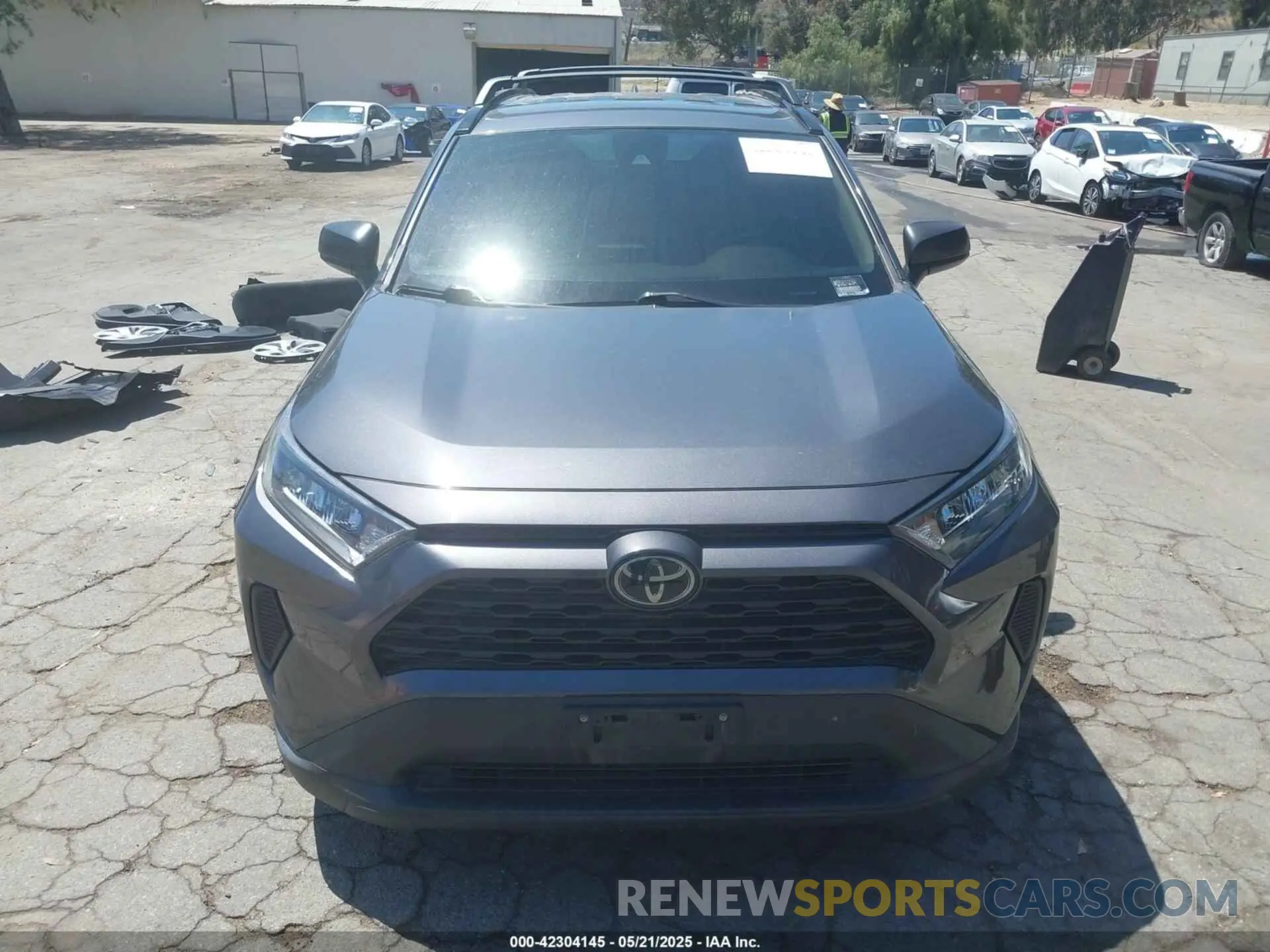 13 Photograph of a damaged car 2T3H1RFV5LW100876 TOYOTA RAV4 2020