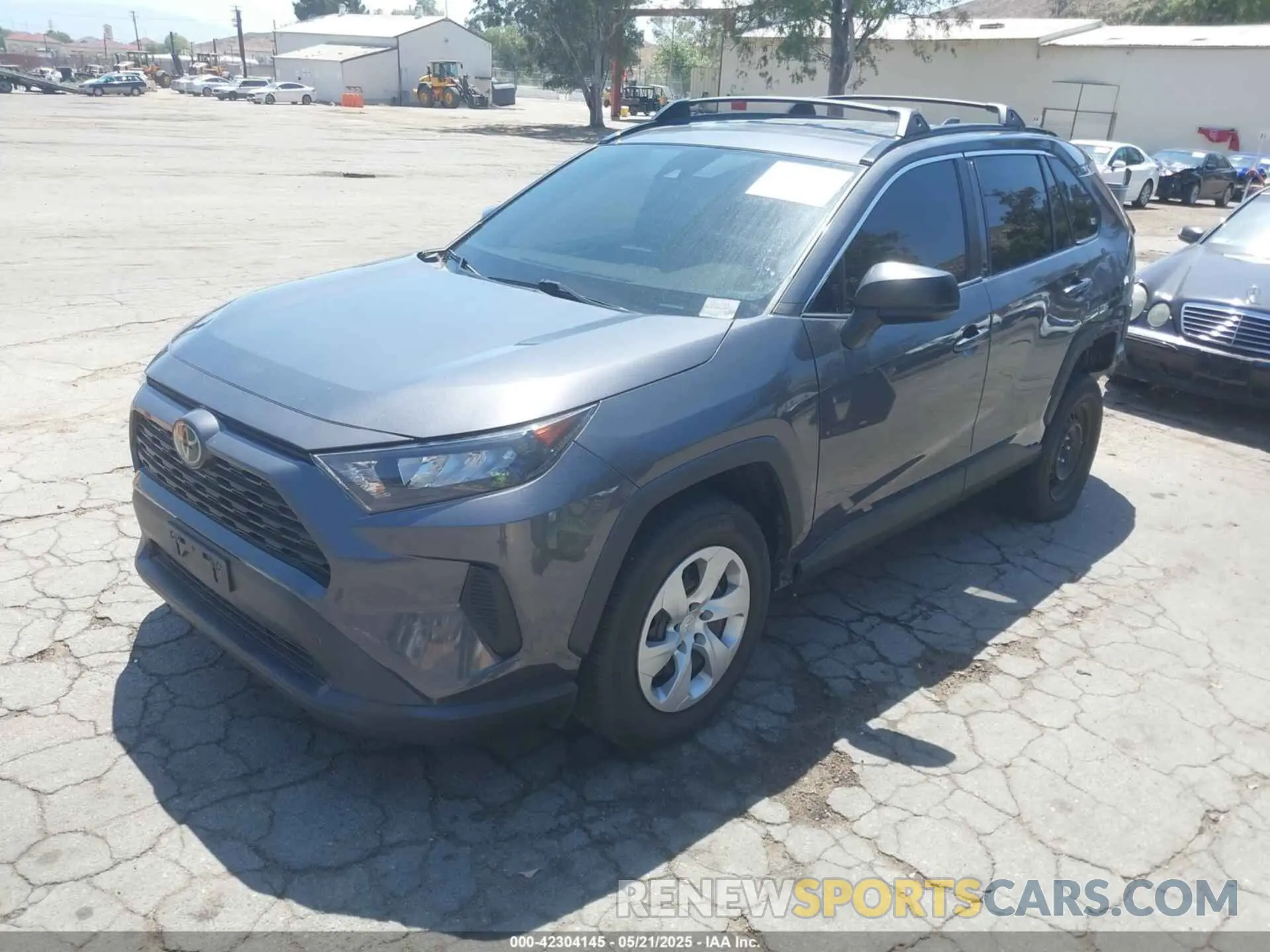2 Photograph of a damaged car 2T3H1RFV5LW100876 TOYOTA RAV4 2020
