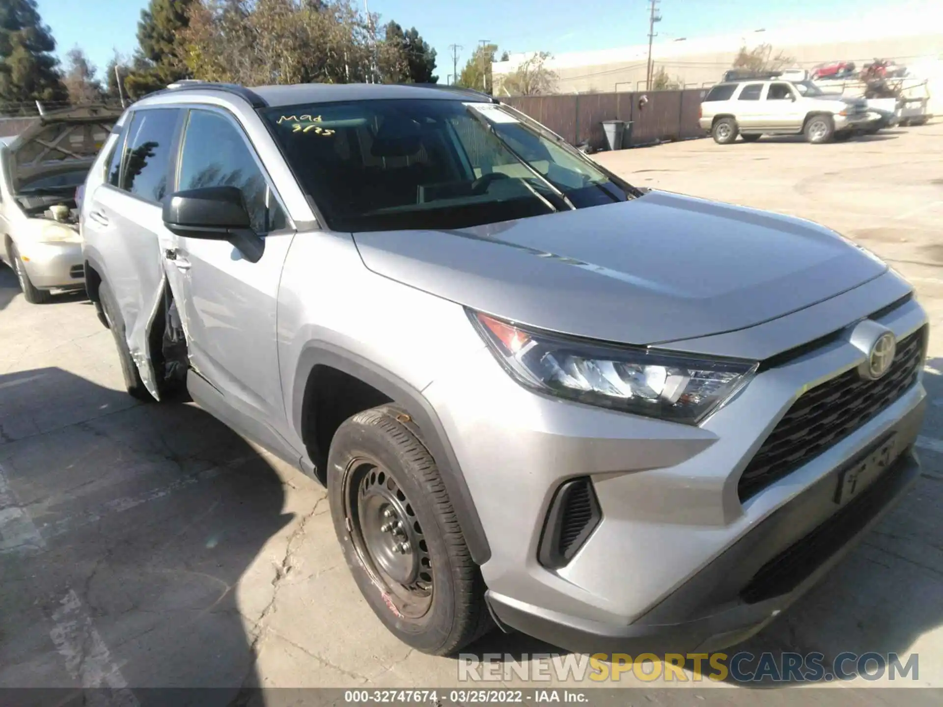 1 Photograph of a damaged car 2T3H1RFV6LC034176 TOYOTA RAV4 2020