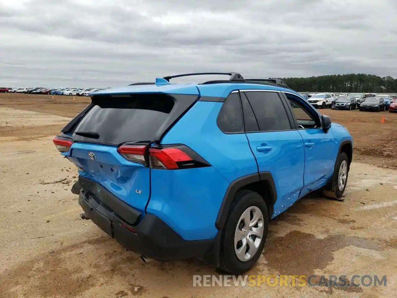 4 Photograph of a damaged car 2T3H1RFV6LC039412 TOYOTA RAV4 2020