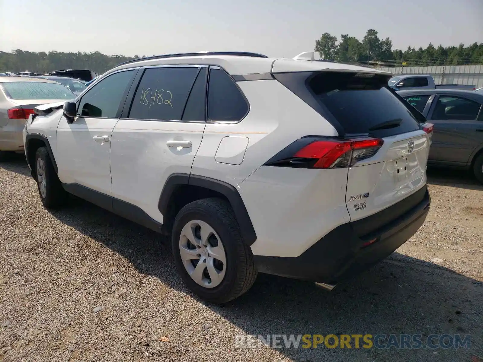 3 Photograph of a damaged car 2T3H1RFV6LC050622 TOYOTA RAV4 2020