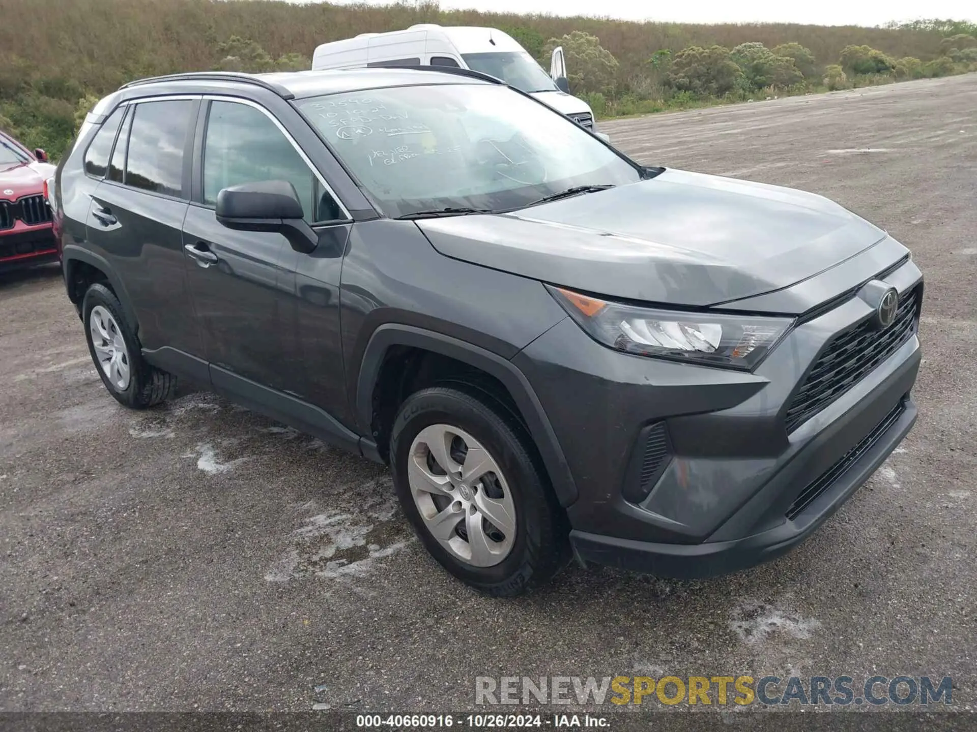 1 Photograph of a damaged car 2T3H1RFV6LC062446 TOYOTA RAV4 2020