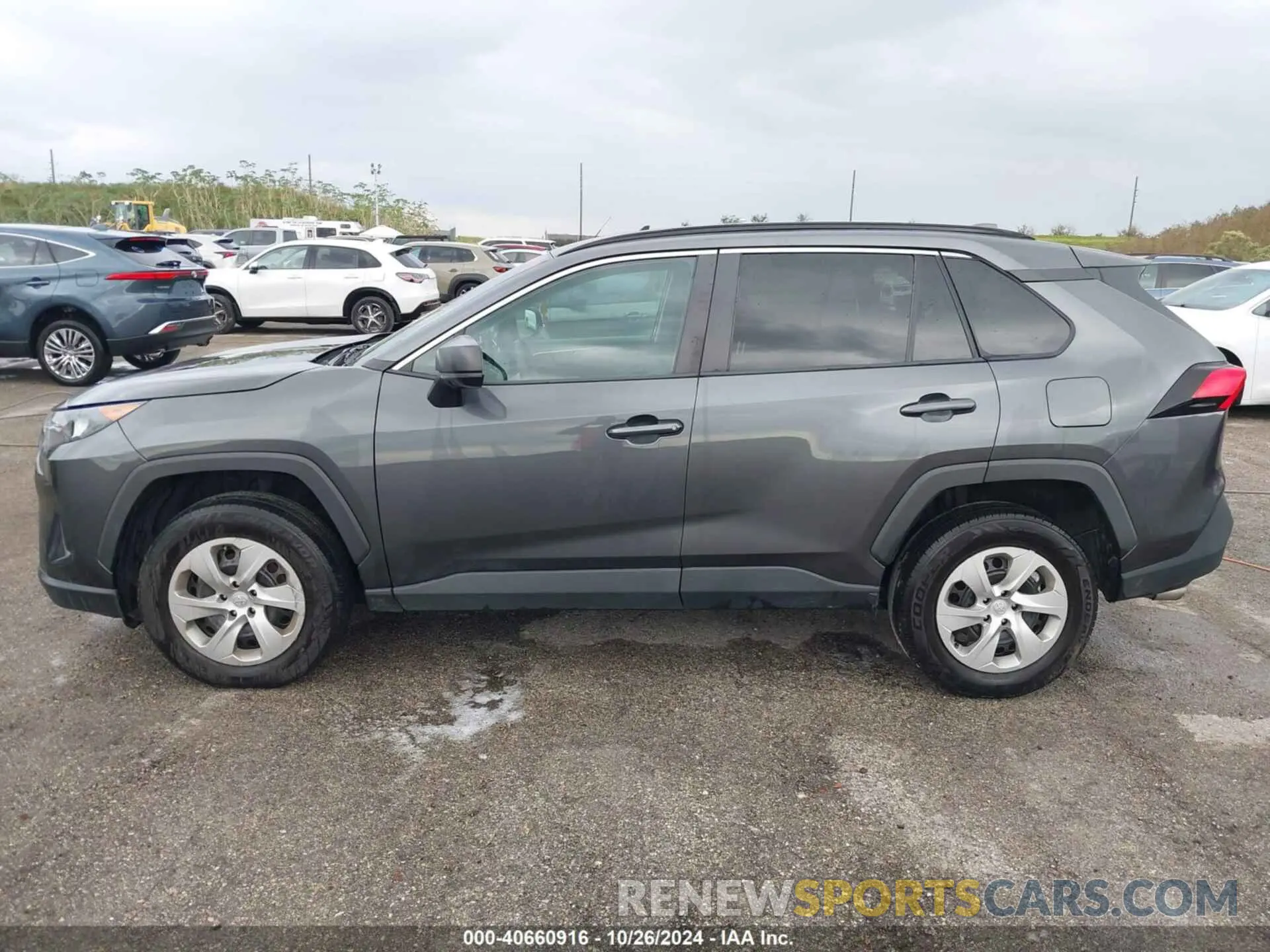 14 Photograph of a damaged car 2T3H1RFV6LC062446 TOYOTA RAV4 2020