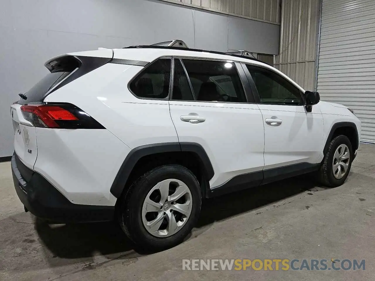 3 Photograph of a damaged car 2T3H1RFV6LC063158 TOYOTA RAV4 2020