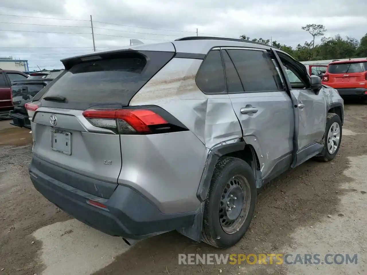 4 Photograph of a damaged car 2T3H1RFV6LC063483 TOYOTA RAV4 2020