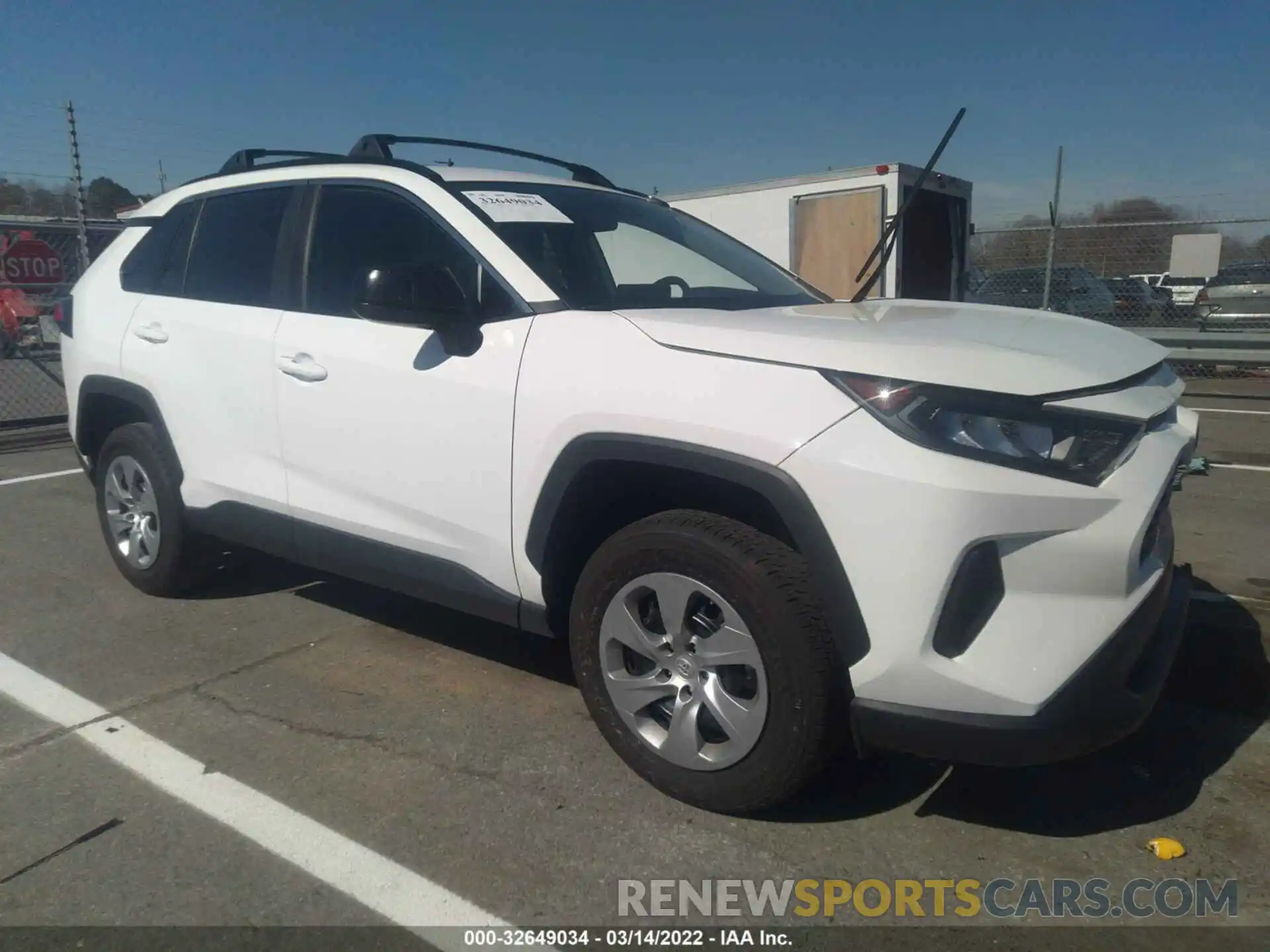 1 Photograph of a damaged car 2T3H1RFV6LC066125 TOYOTA RAV4 2020