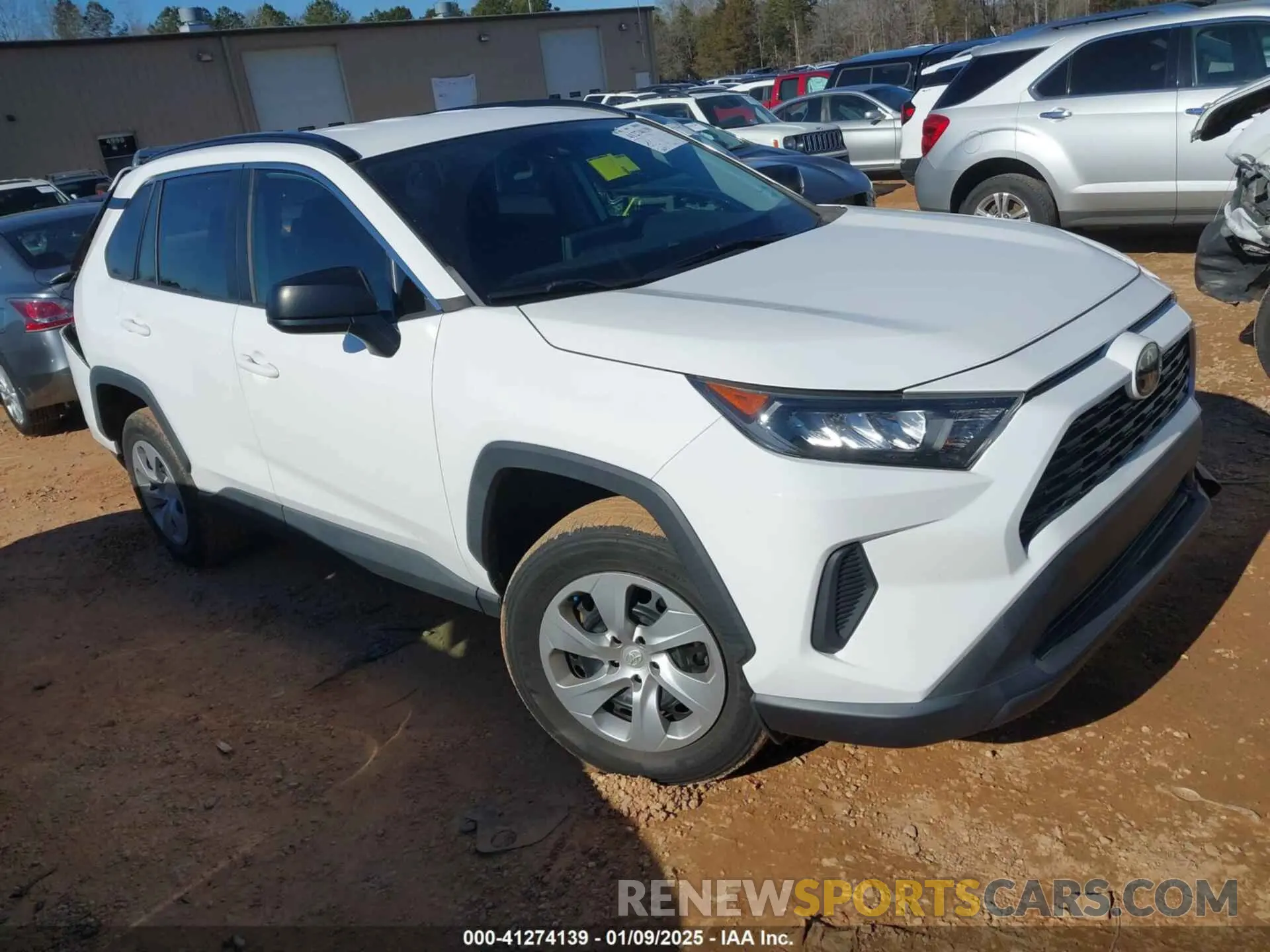 1 Photograph of a damaged car 2T3H1RFV6LC069039 TOYOTA RAV4 2020