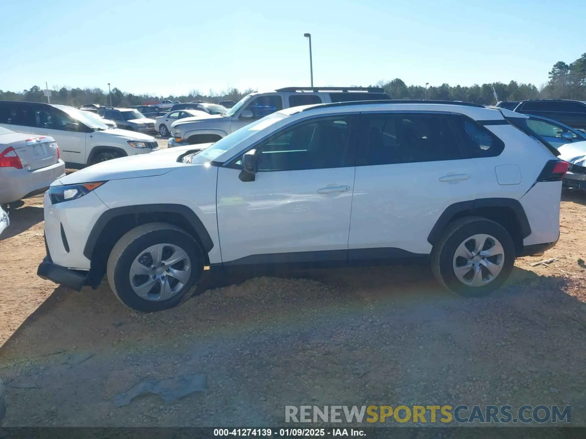14 Photograph of a damaged car 2T3H1RFV6LC069039 TOYOTA RAV4 2020