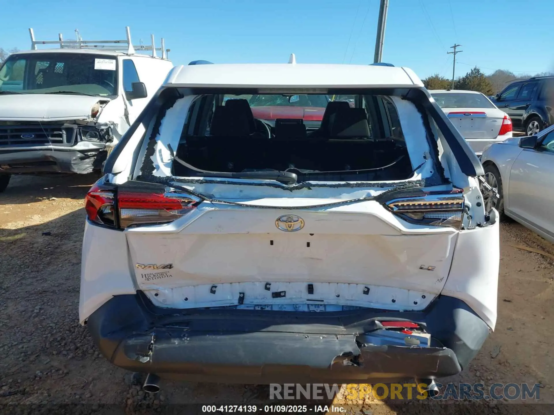 16 Photograph of a damaged car 2T3H1RFV6LC069039 TOYOTA RAV4 2020