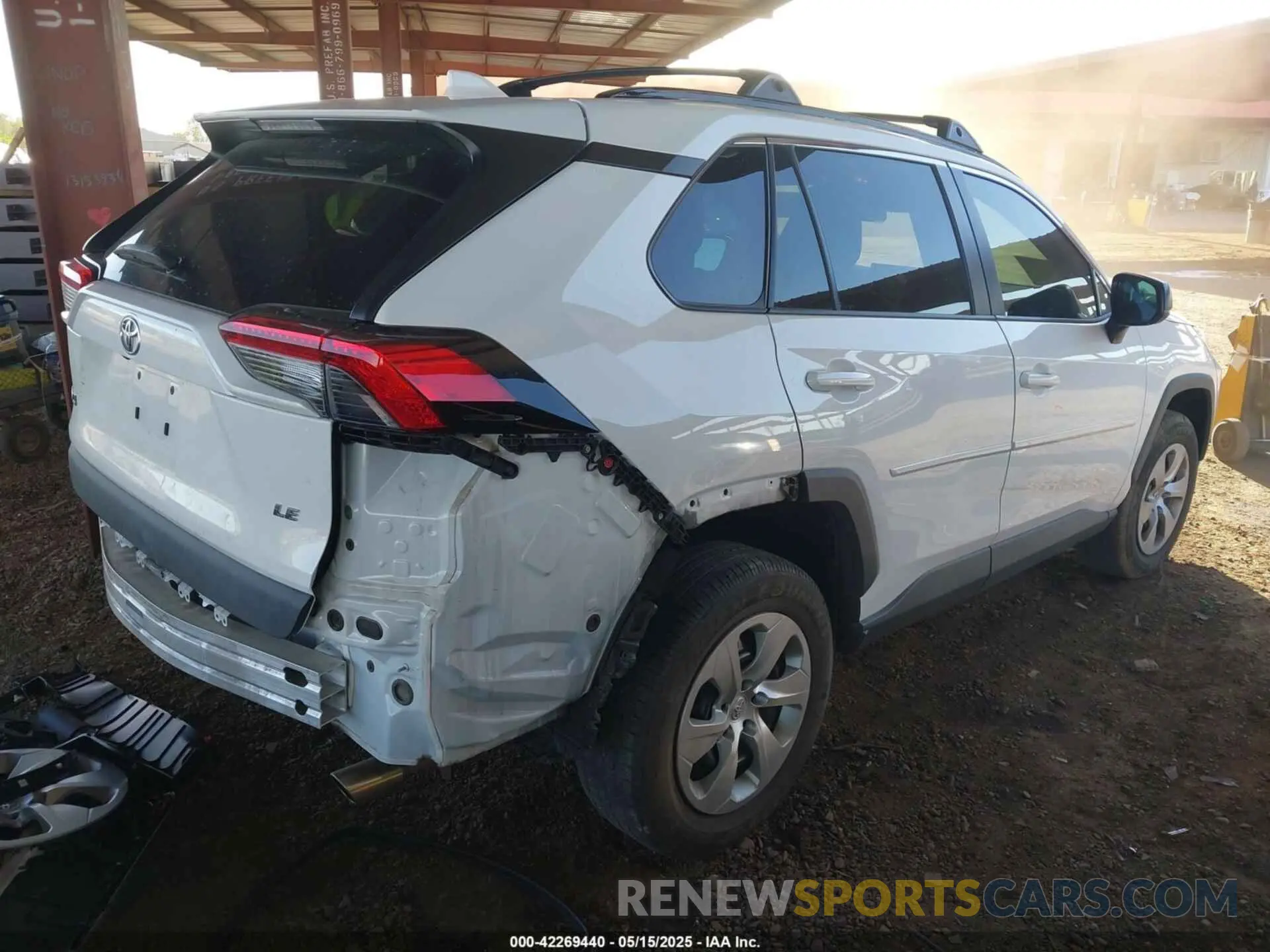 4 Photograph of a damaged car 2T3H1RFV6LW067824 TOYOTA RAV4 2020