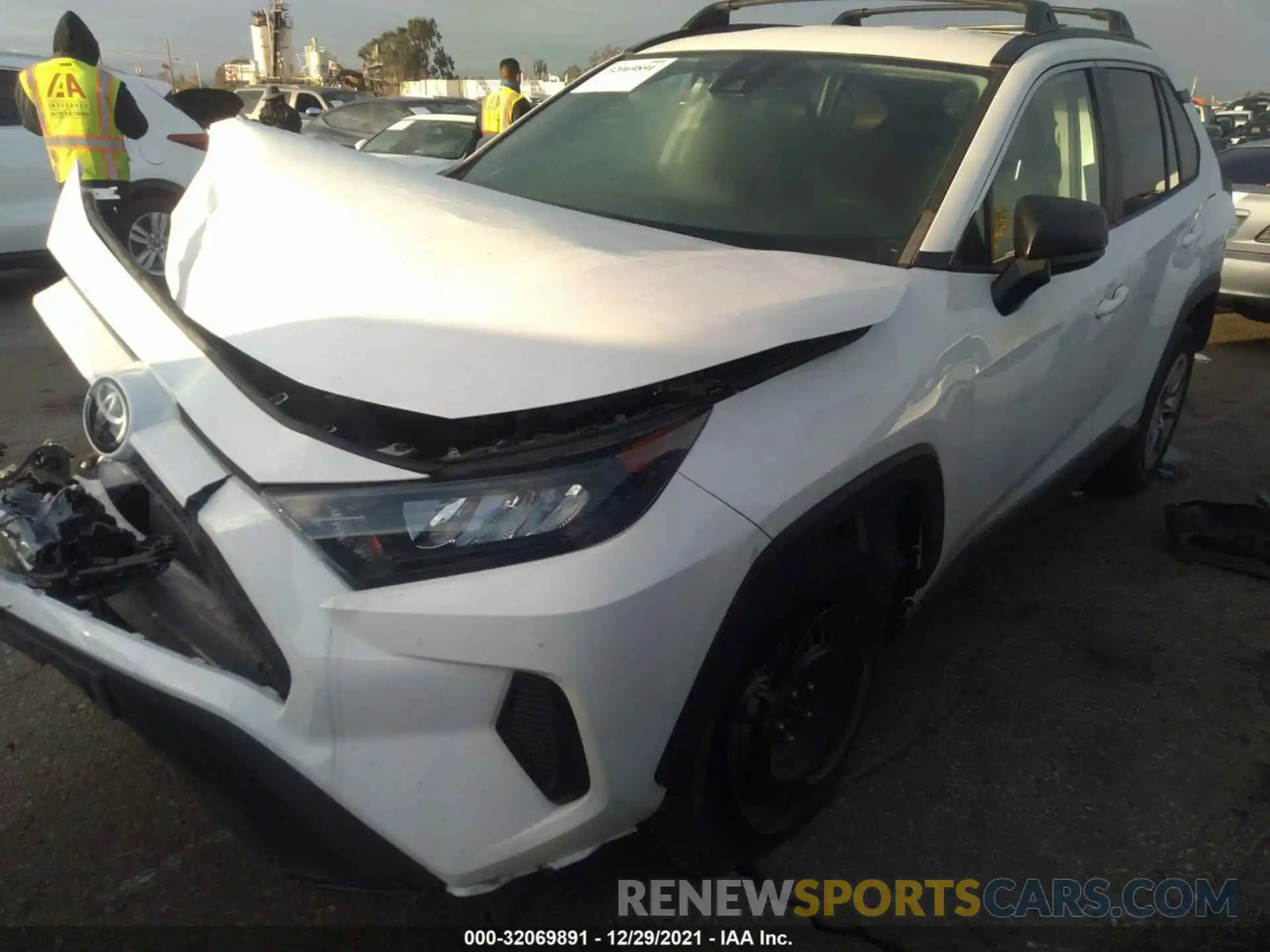 2 Photograph of a damaged car 2T3H1RFV6LW069279 TOYOTA RAV4 2020