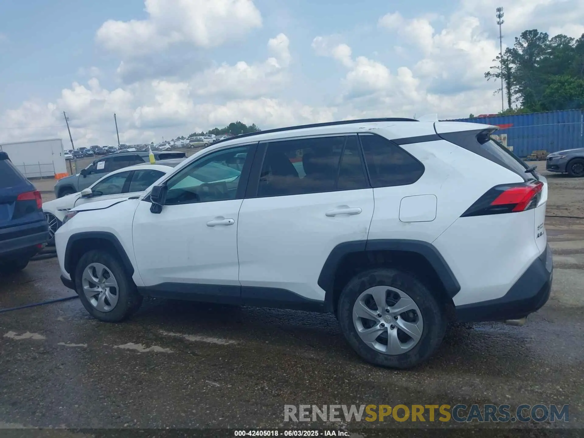 14 Photograph of a damaged car 2T3H1RFV6LW078726 TOYOTA RAV4 2020