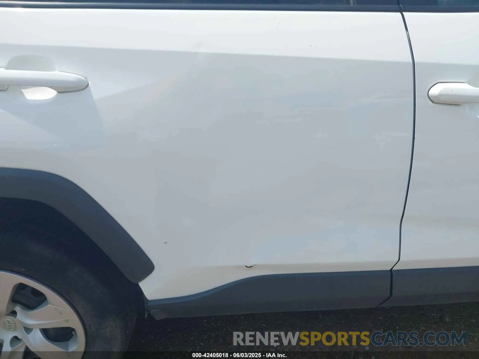 20 Photograph of a damaged car 2T3H1RFV6LW078726 TOYOTA RAV4 2020