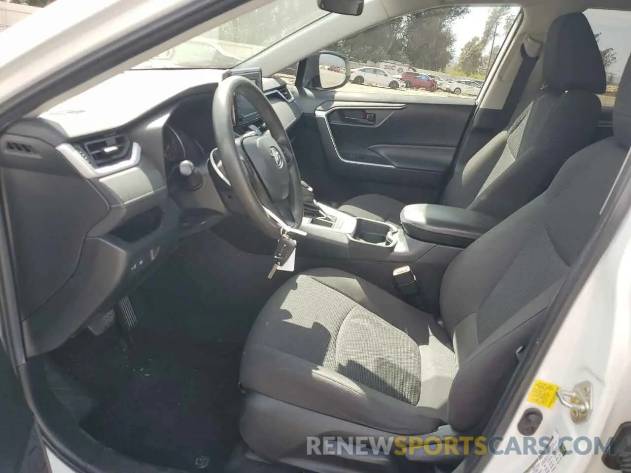 7 Photograph of a damaged car 2T3H1RFV6LW086311 TOYOTA RAV4 2020