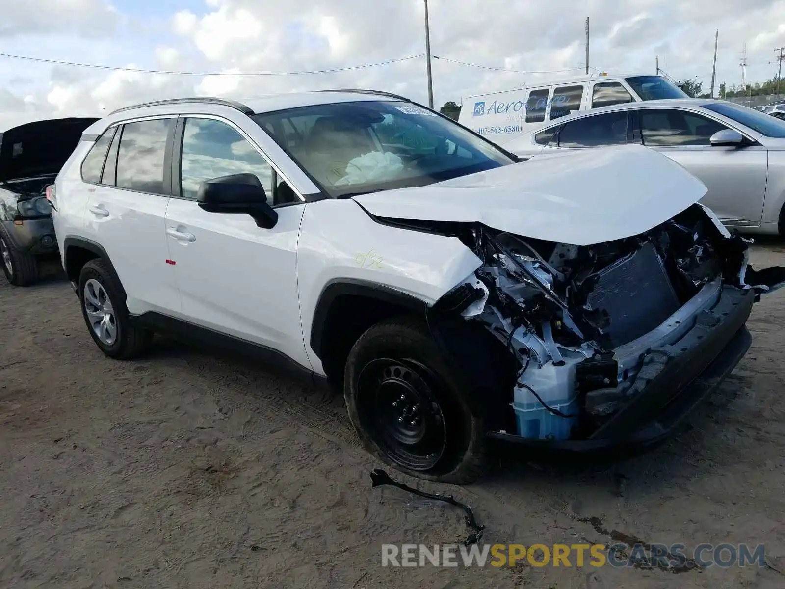 1 Photograph of a damaged car 2T3H1RFV6LW093839 TOYOTA RAV4 2020