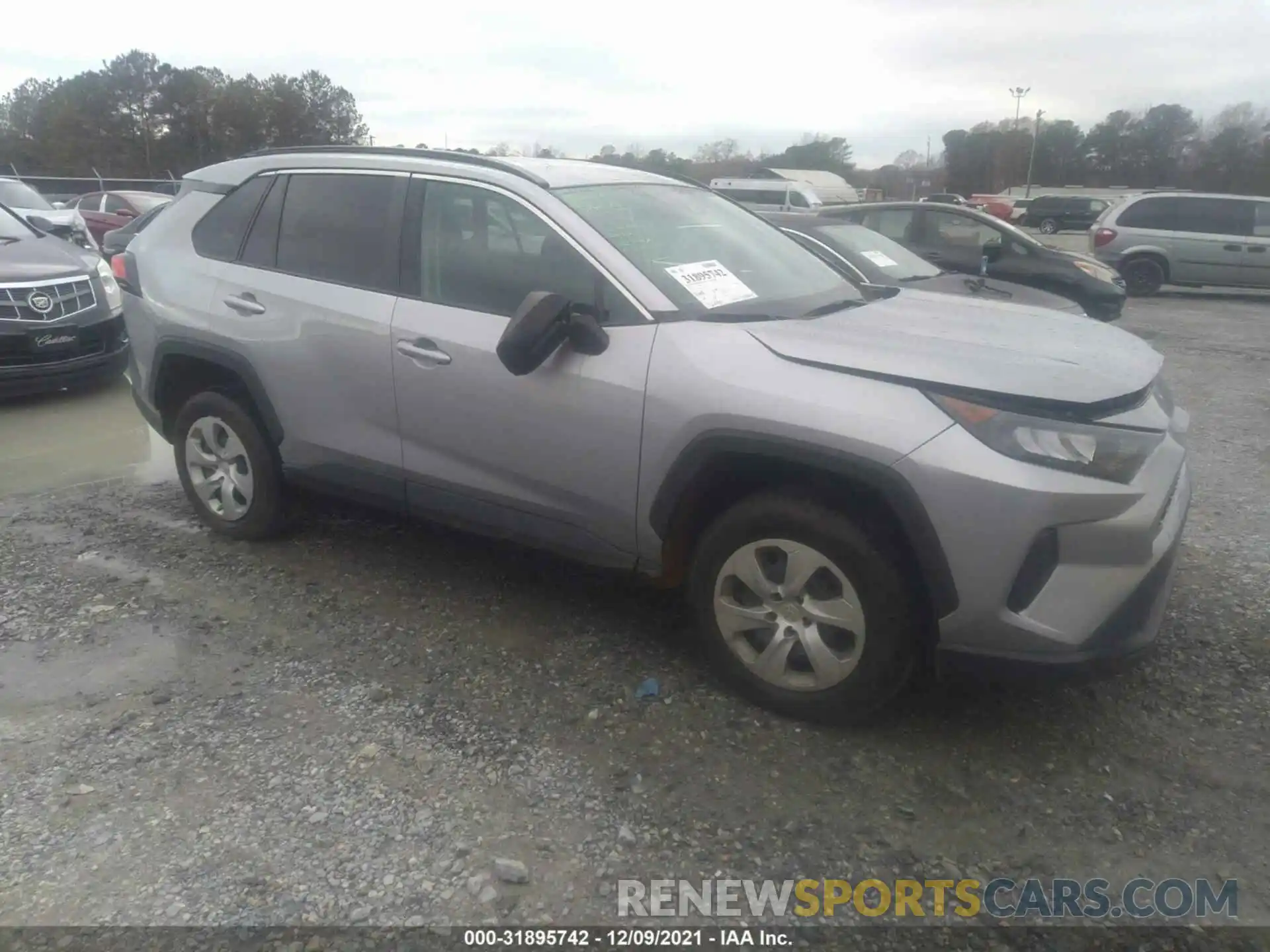 1 Photograph of a damaged car 2T3H1RFV7LC043064 TOYOTA RAV4 2020