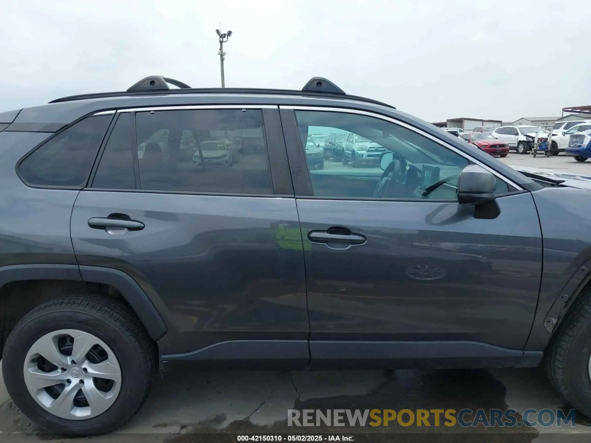 14 Photograph of a damaged car 2T3H1RFV7LC047566 TOYOTA RAV4 2020
