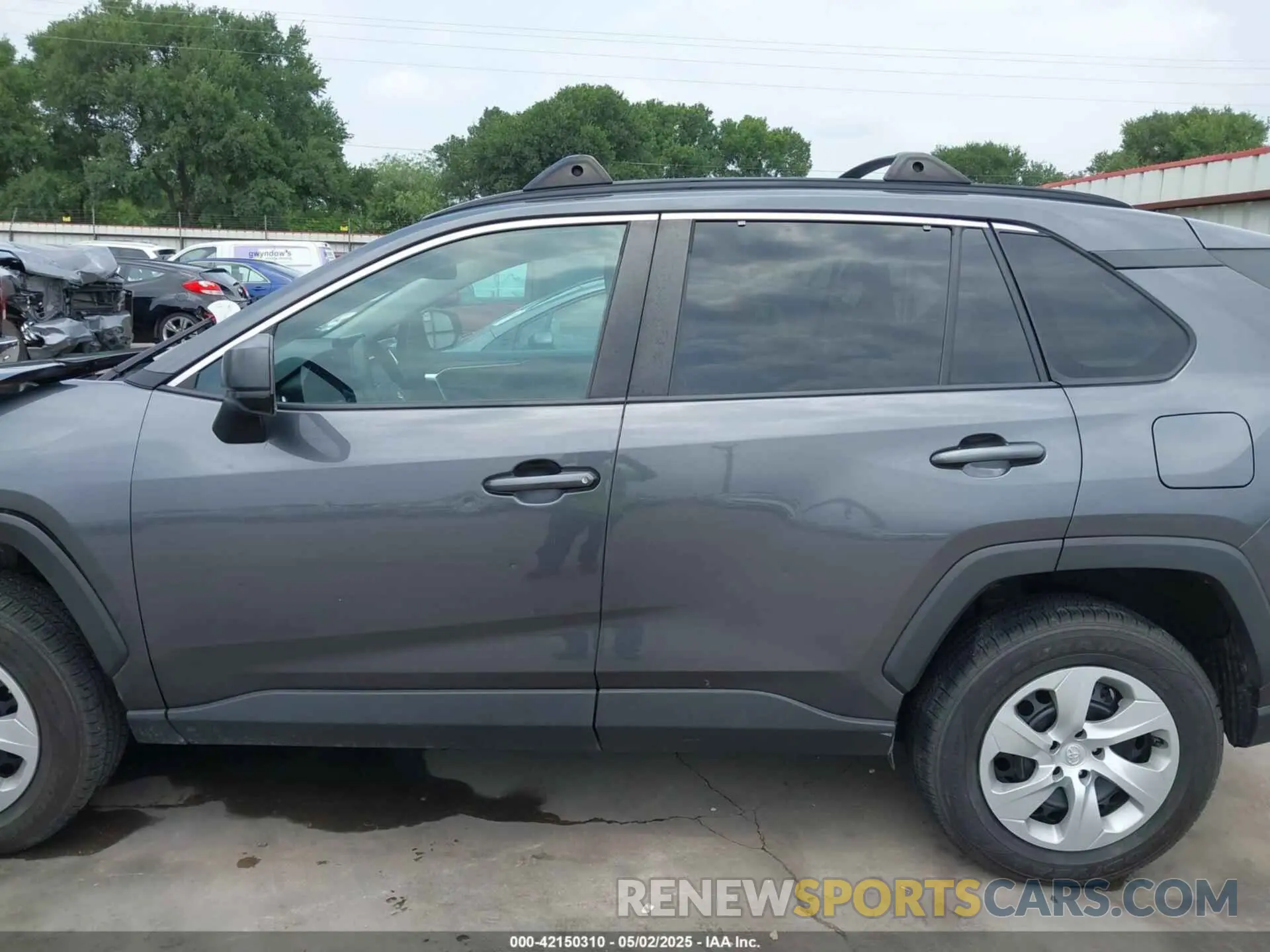 15 Photograph of a damaged car 2T3H1RFV7LC047566 TOYOTA RAV4 2020