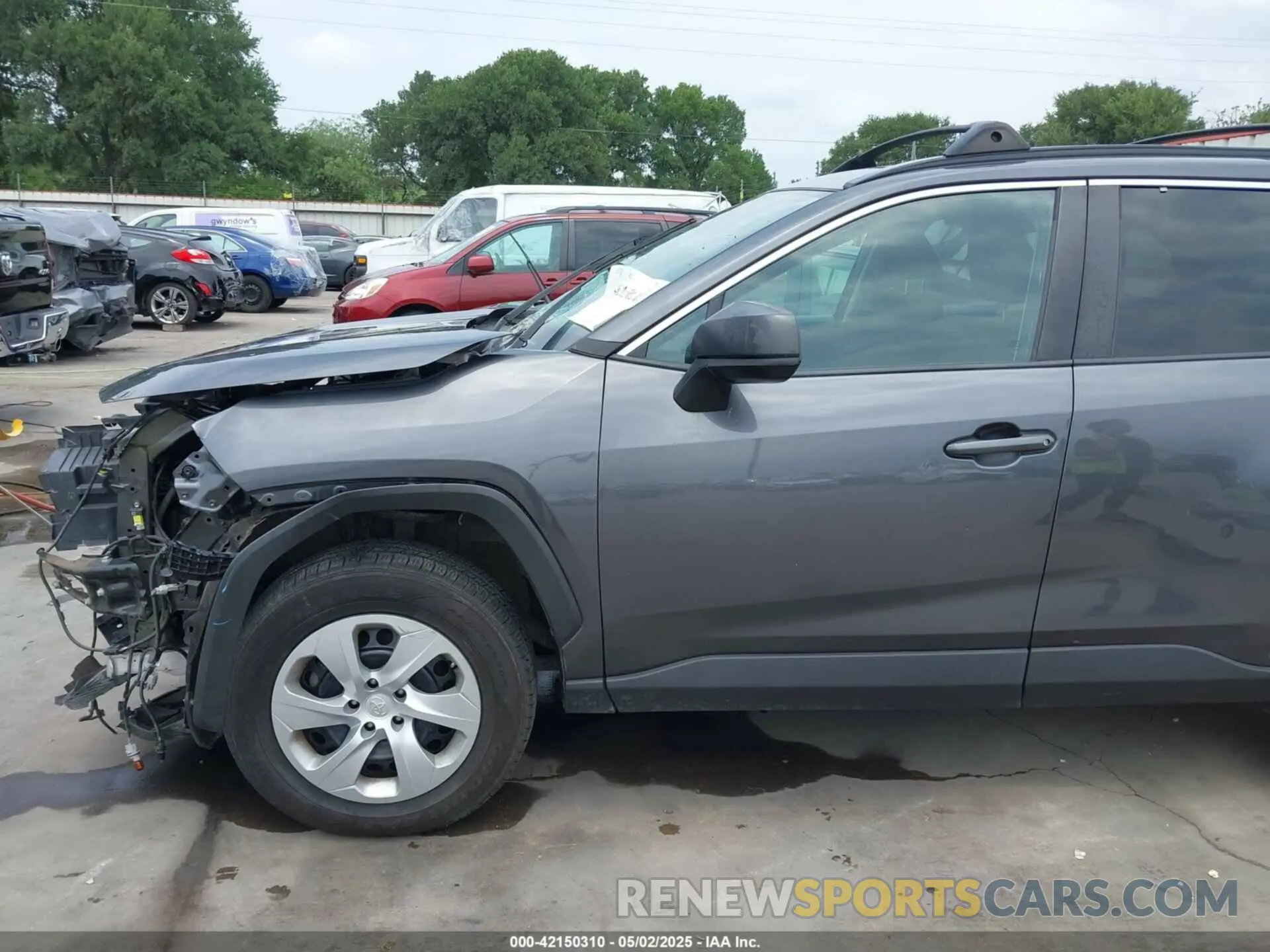 18 Photograph of a damaged car 2T3H1RFV7LC047566 TOYOTA RAV4 2020