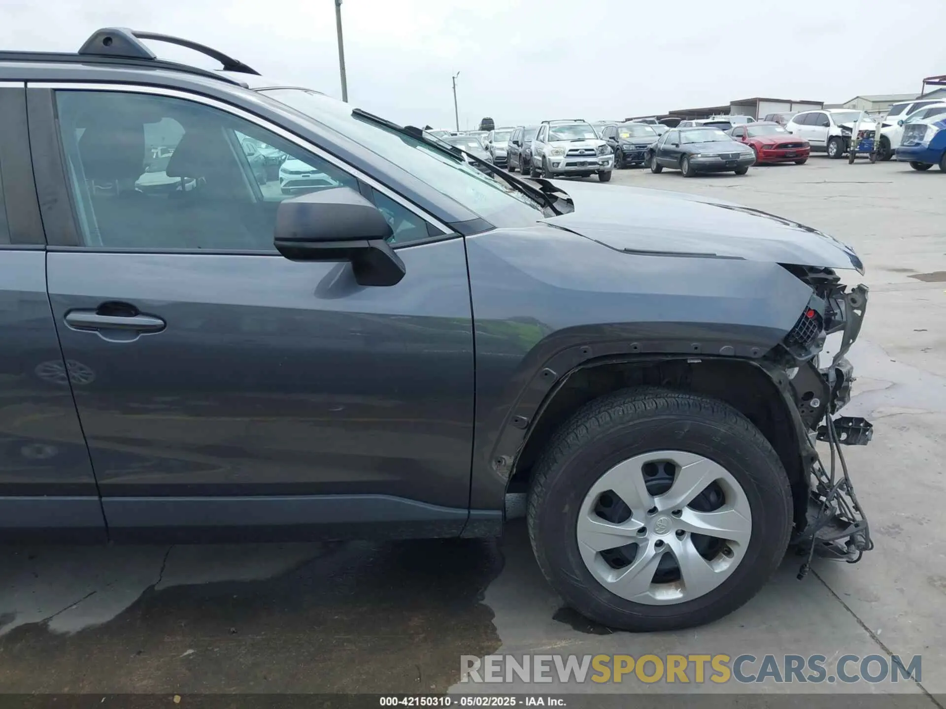 19 Photograph of a damaged car 2T3H1RFV7LC047566 TOYOTA RAV4 2020
