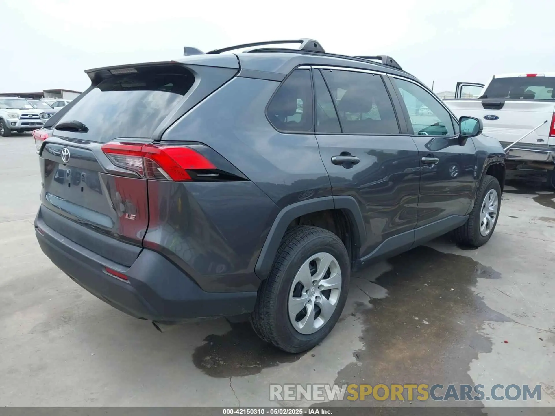 4 Photograph of a damaged car 2T3H1RFV7LC047566 TOYOTA RAV4 2020