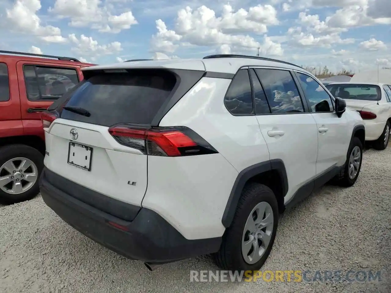 4 Photograph of a damaged car 2T3H1RFV7LC050404 TOYOTA RAV4 2020