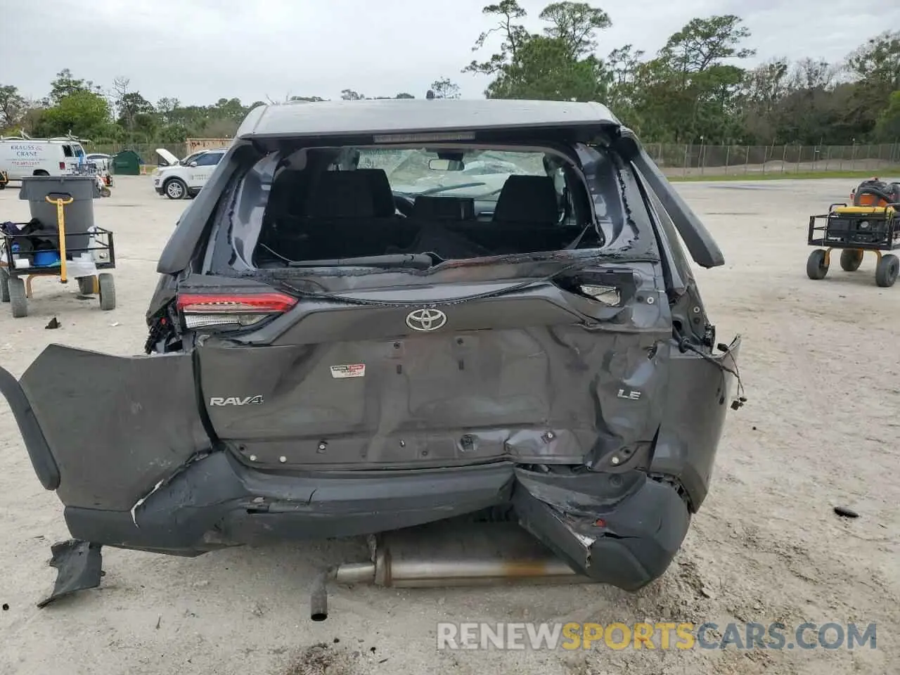 6 Photograph of a damaged car 2T3H1RFV7LC057708 TOYOTA RAV4 2020
