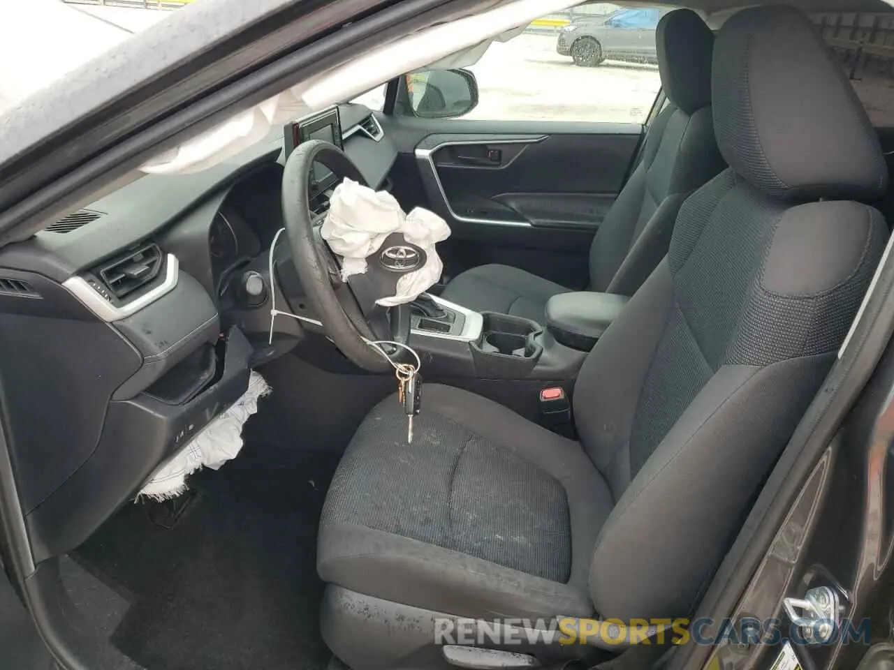 7 Photograph of a damaged car 2T3H1RFV7LC057708 TOYOTA RAV4 2020