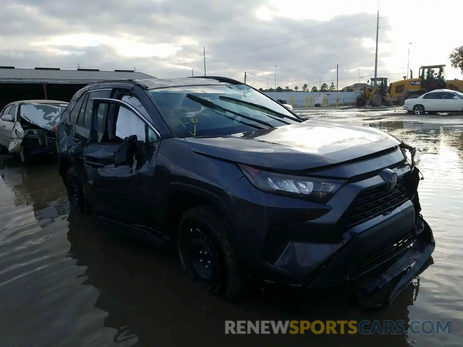 1 Photograph of a damaged car 2T3H1RFV7LC058325 TOYOTA RAV4 2020