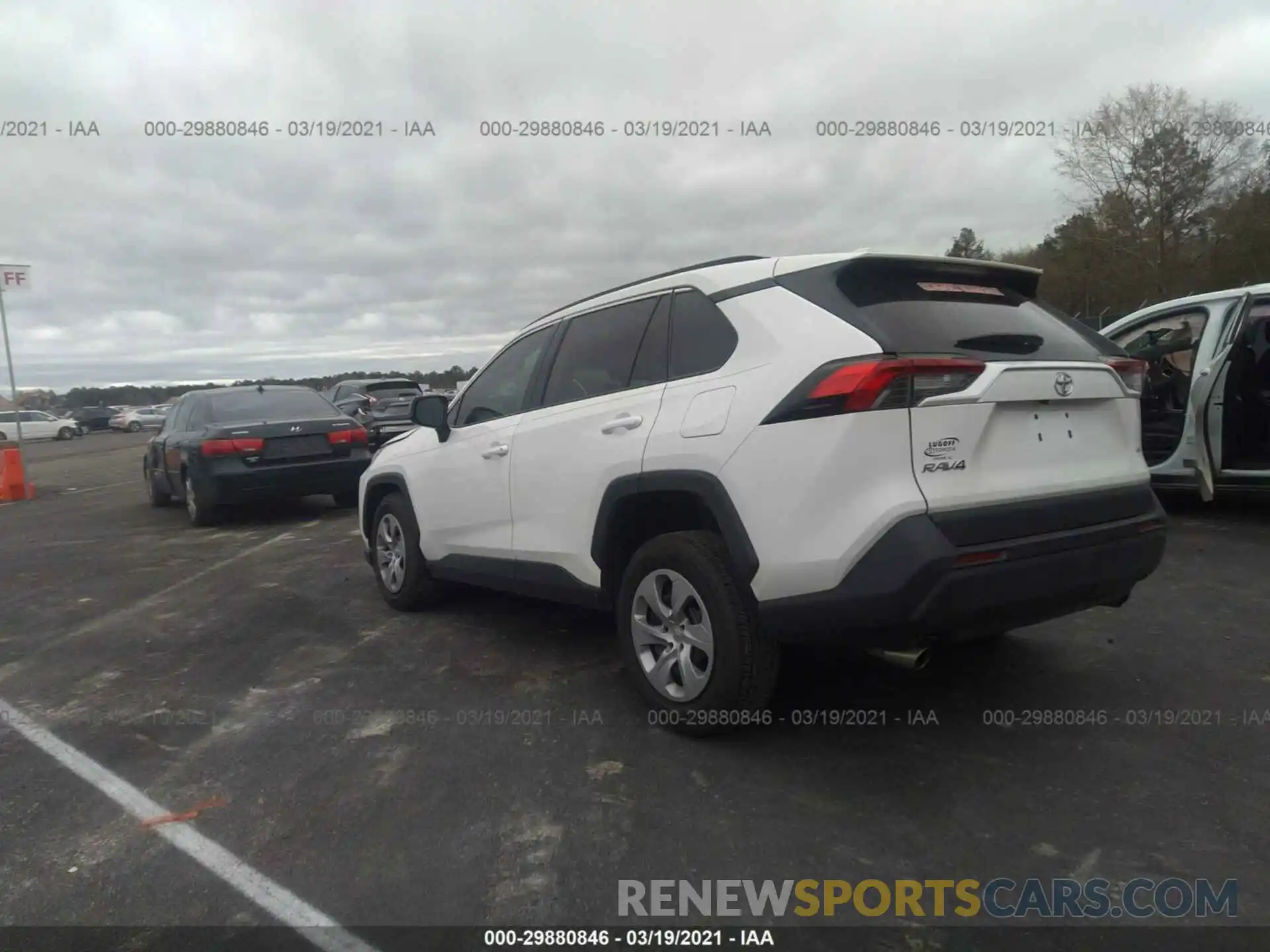 3 Photograph of a damaged car 2T3H1RFV7LC064285 TOYOTA RAV4 2020