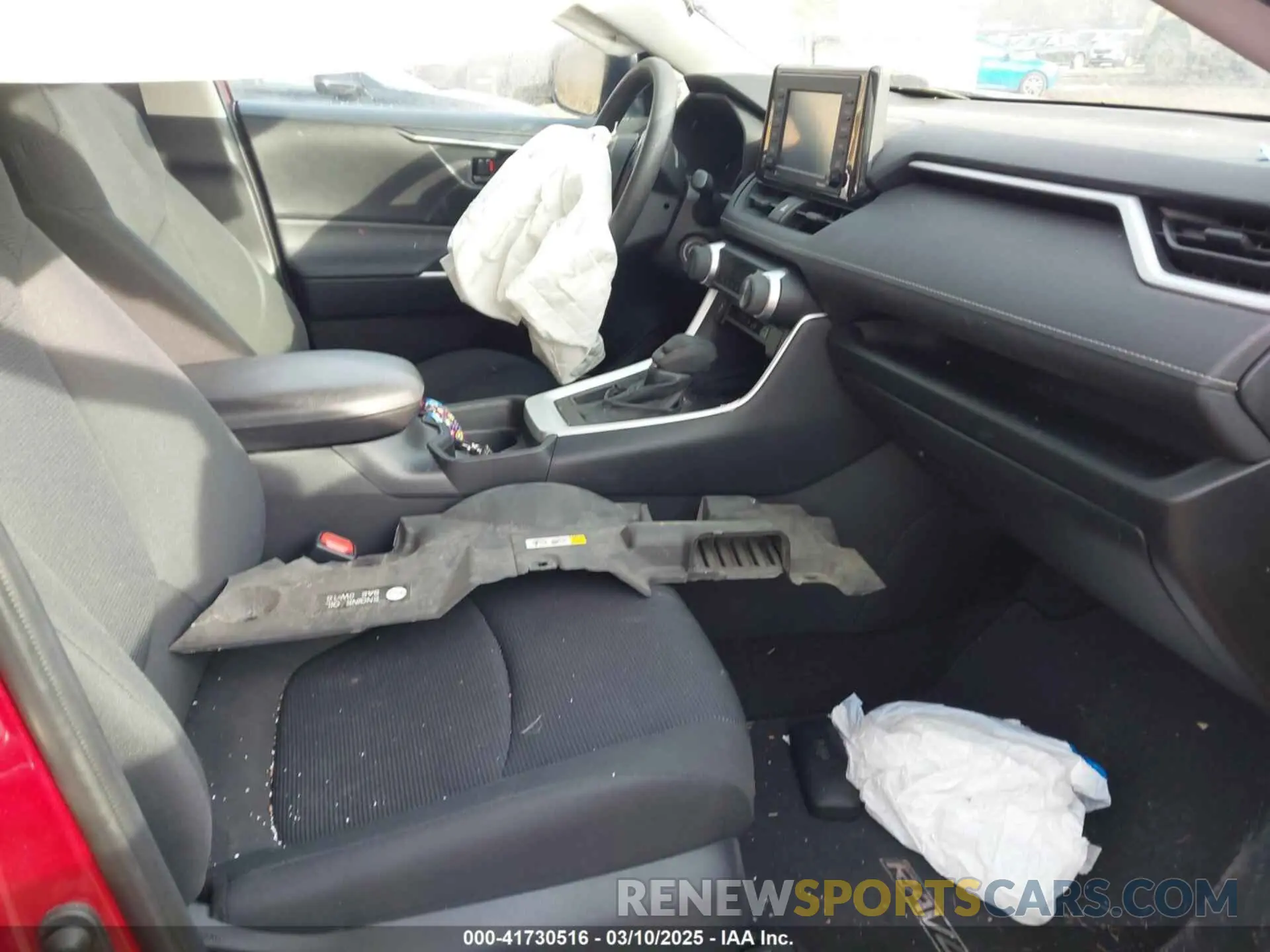 5 Photograph of a damaged car 2T3H1RFV7LC066893 TOYOTA RAV4 2020
