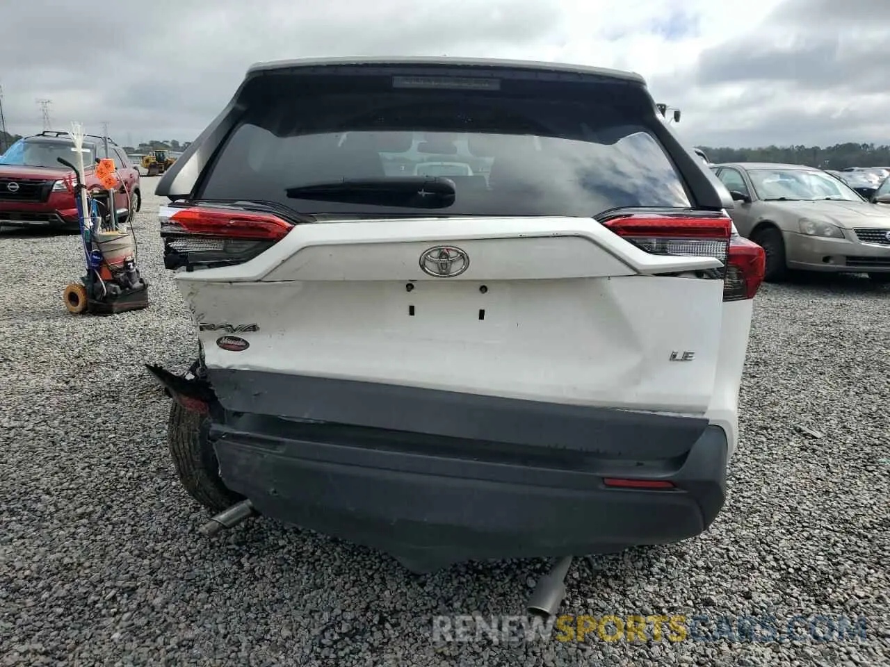 6 Photograph of a damaged car 2T3H1RFV7LC072029 TOYOTA RAV4 2020