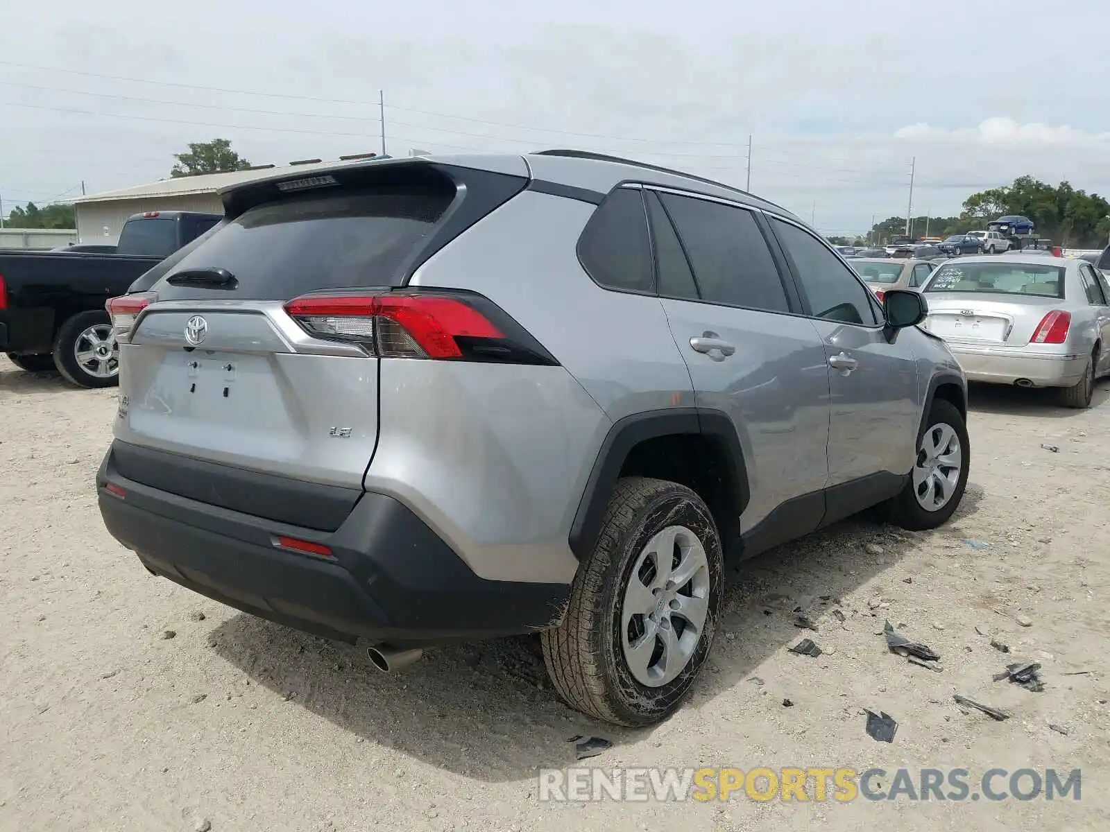 4 Photograph of a damaged car 2T3H1RFV7LC076453 TOYOTA RAV4 2020