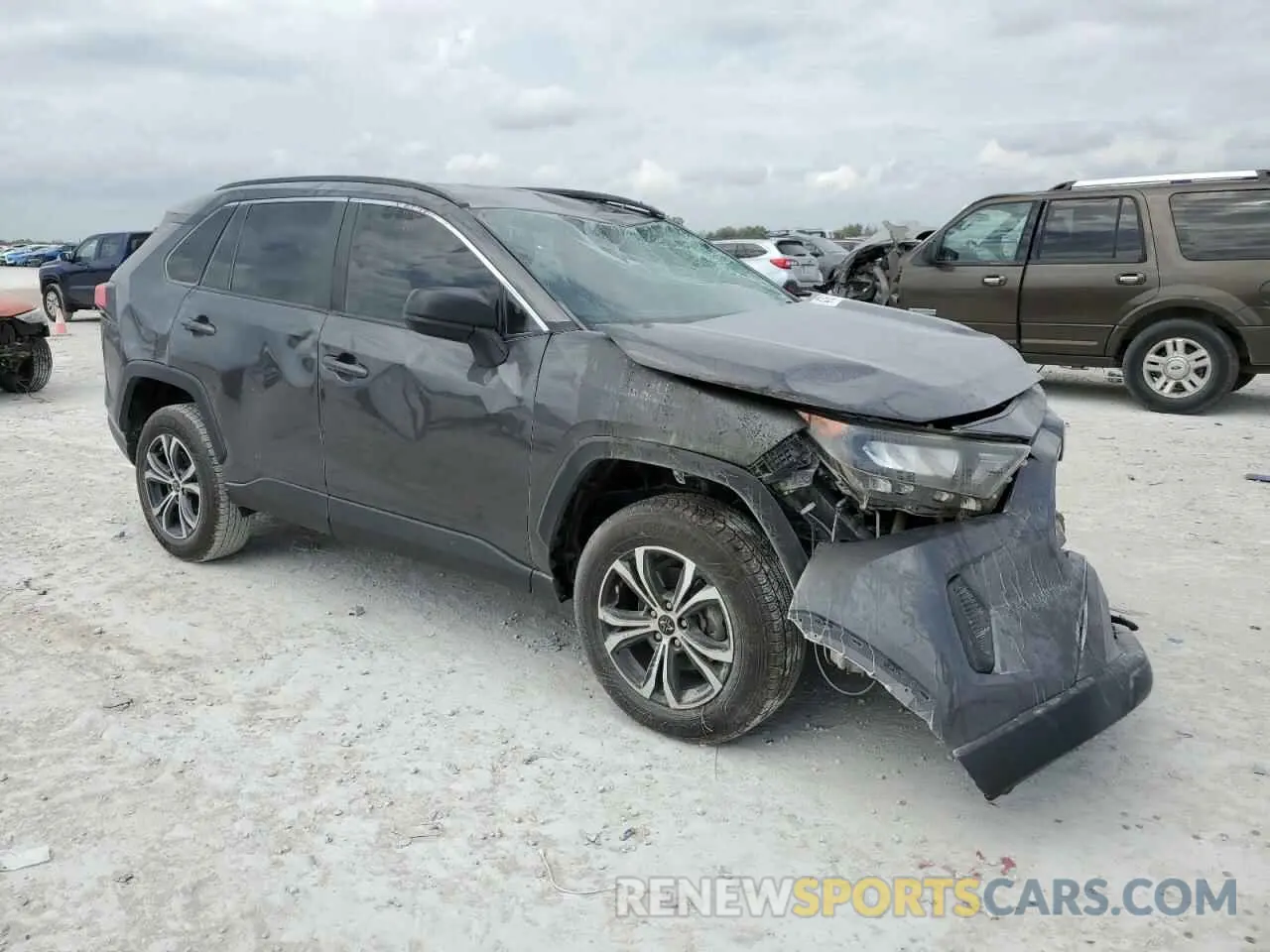 4 Photograph of a damaged car 2T3H1RFV7LW058985 TOYOTA RAV4 2020