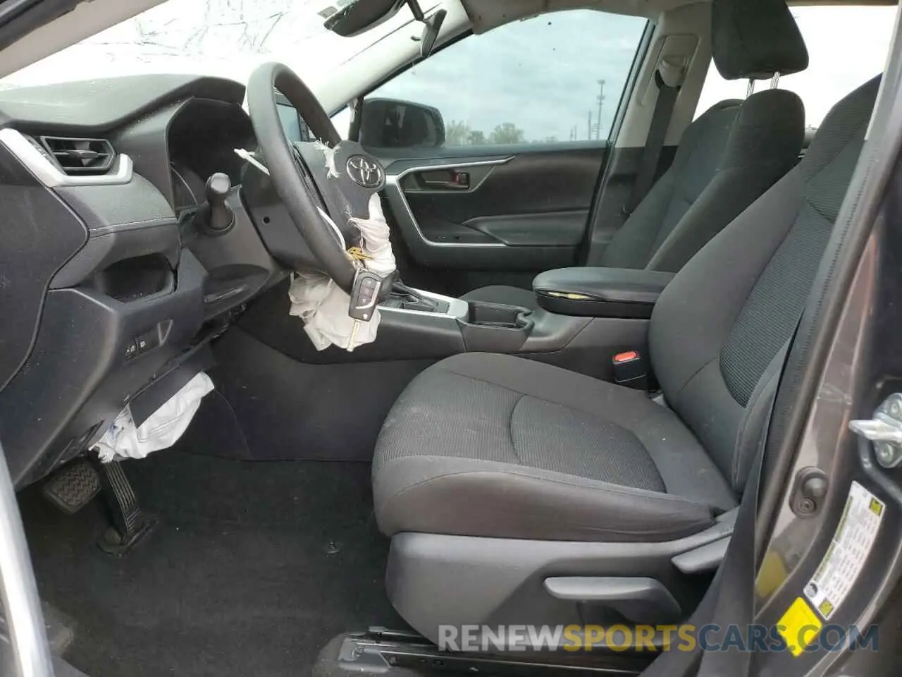 7 Photograph of a damaged car 2T3H1RFV7LW058985 TOYOTA RAV4 2020