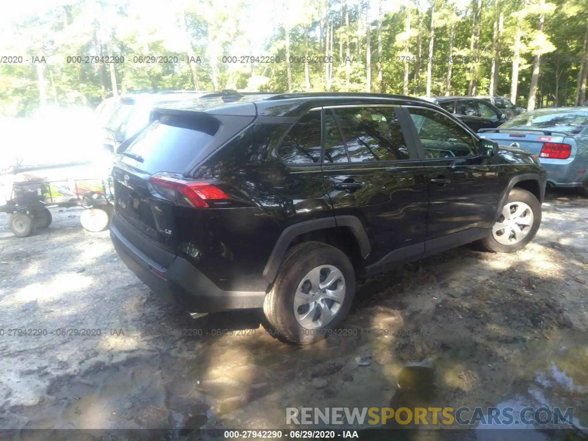 4 Photograph of a damaged car 2T3H1RFV7LW059084 TOYOTA RAV4 2020