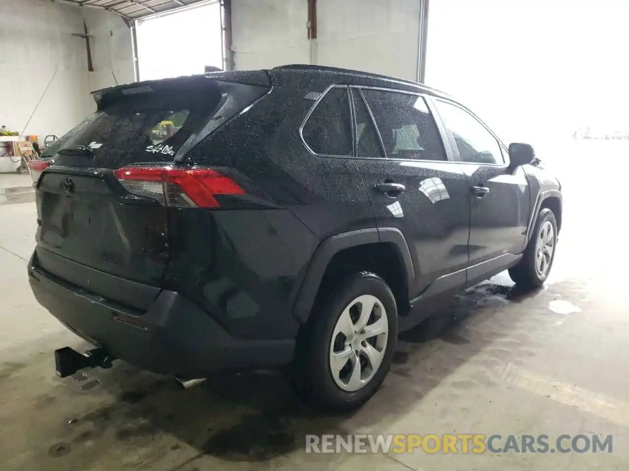 4 Photograph of a damaged car 2T3H1RFV7LW062390 TOYOTA RAV4 2020