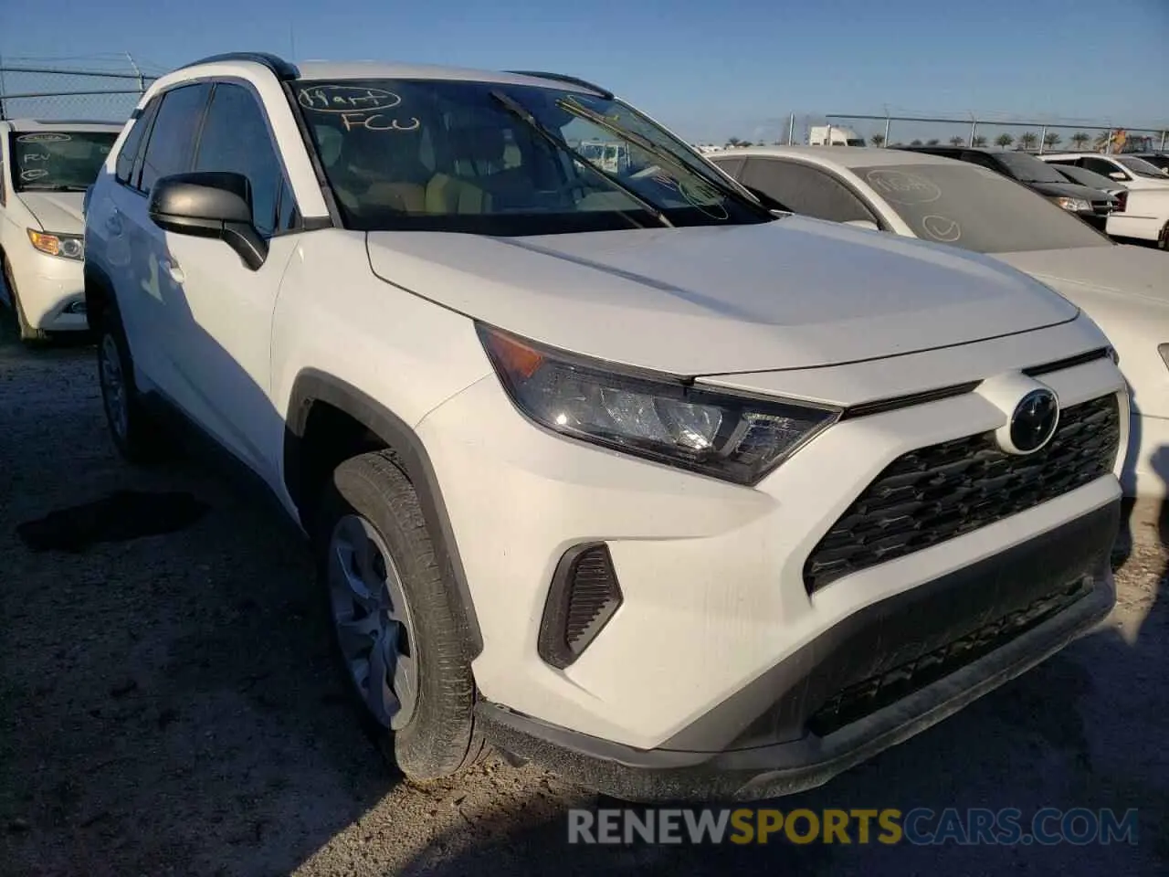 1 Photograph of a damaged car 2T3H1RFV7LW069615 TOYOTA RAV4 2020