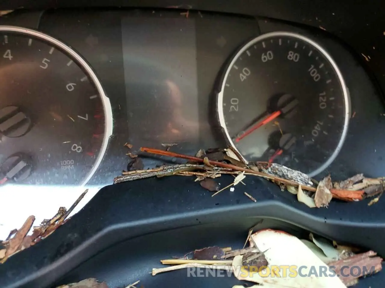8 Photograph of a damaged car 2T3H1RFV7LW069615 TOYOTA RAV4 2020
