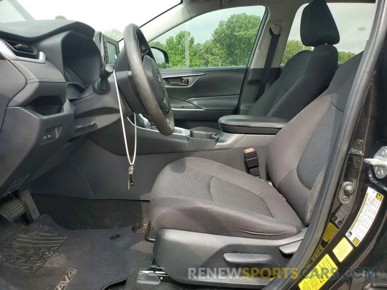 7 Photograph of a damaged car 2T3H1RFV7LW079710 TOYOTA RAV4 2020